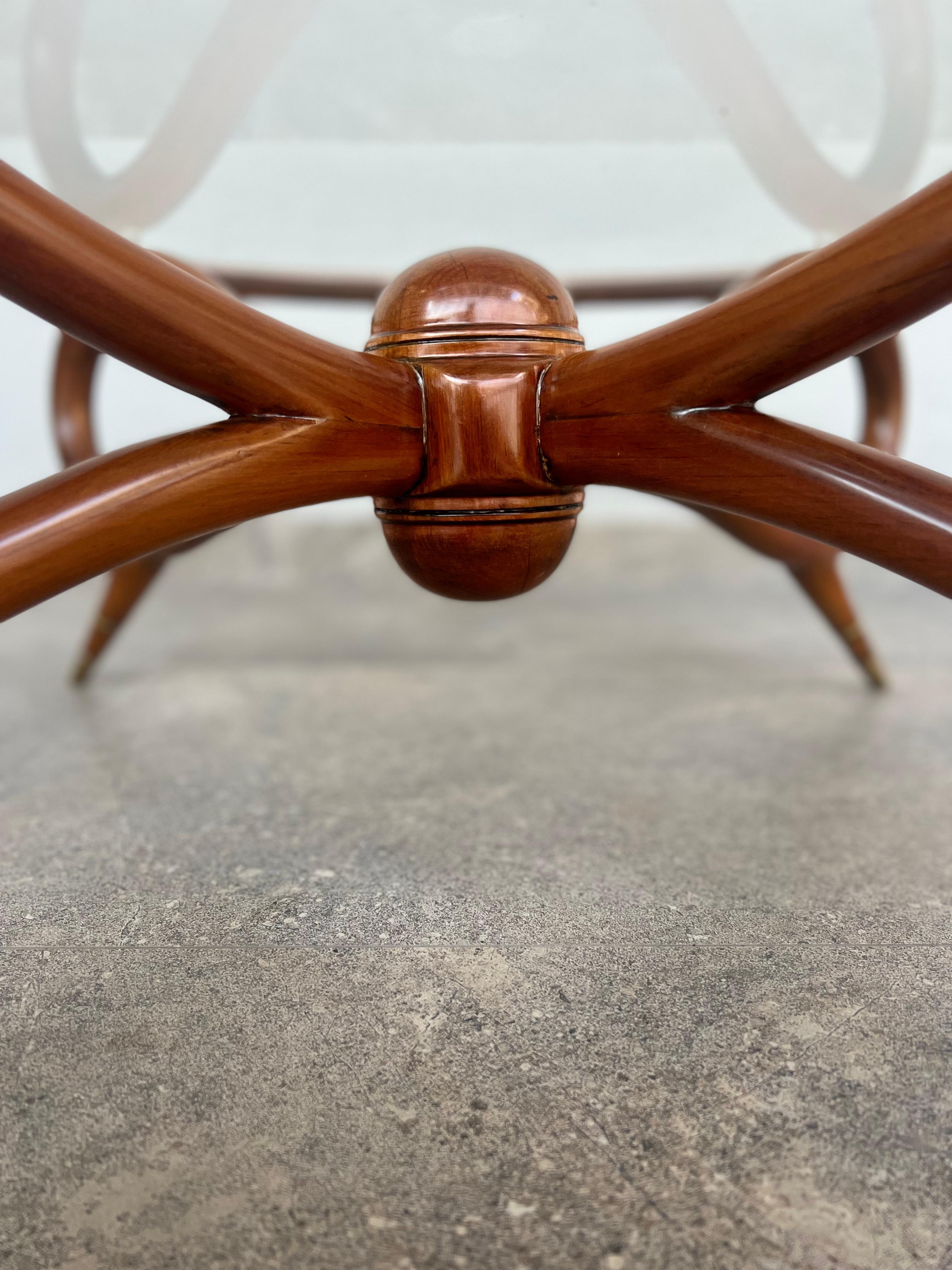 Mid-20th Century Mid-Century Modern Round Coffee Table For Sale
