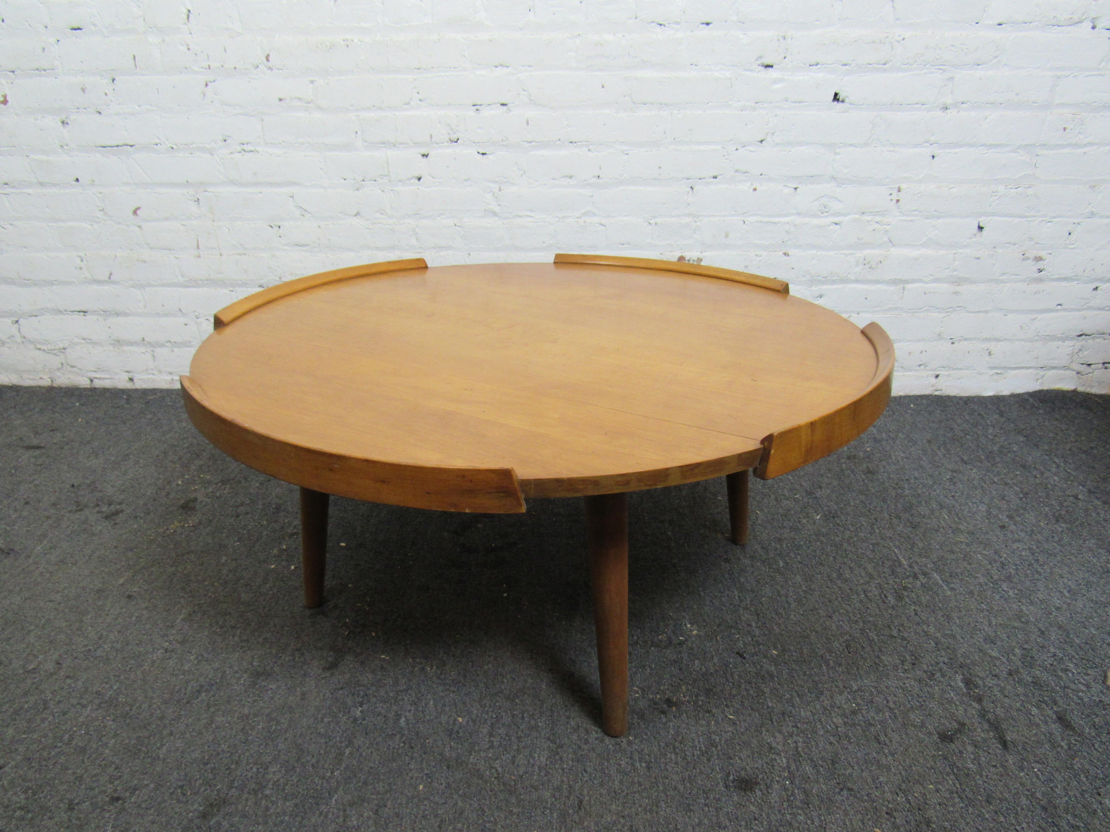 Maple Mid-Century Modern Round Coffee Table For Sale