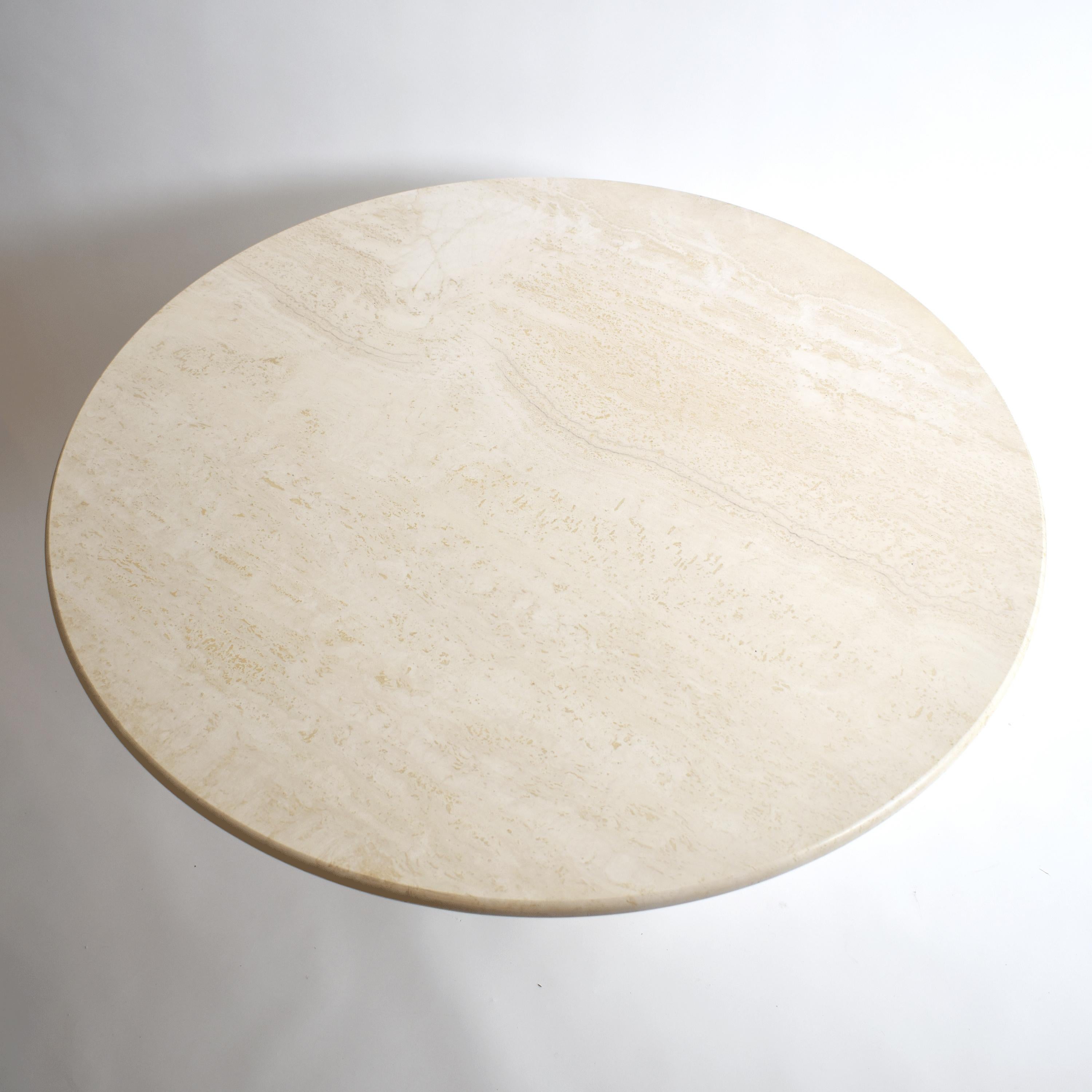 Italian Mid-Century Modern Round Cream Travertine Dining Table, Italy, 1970