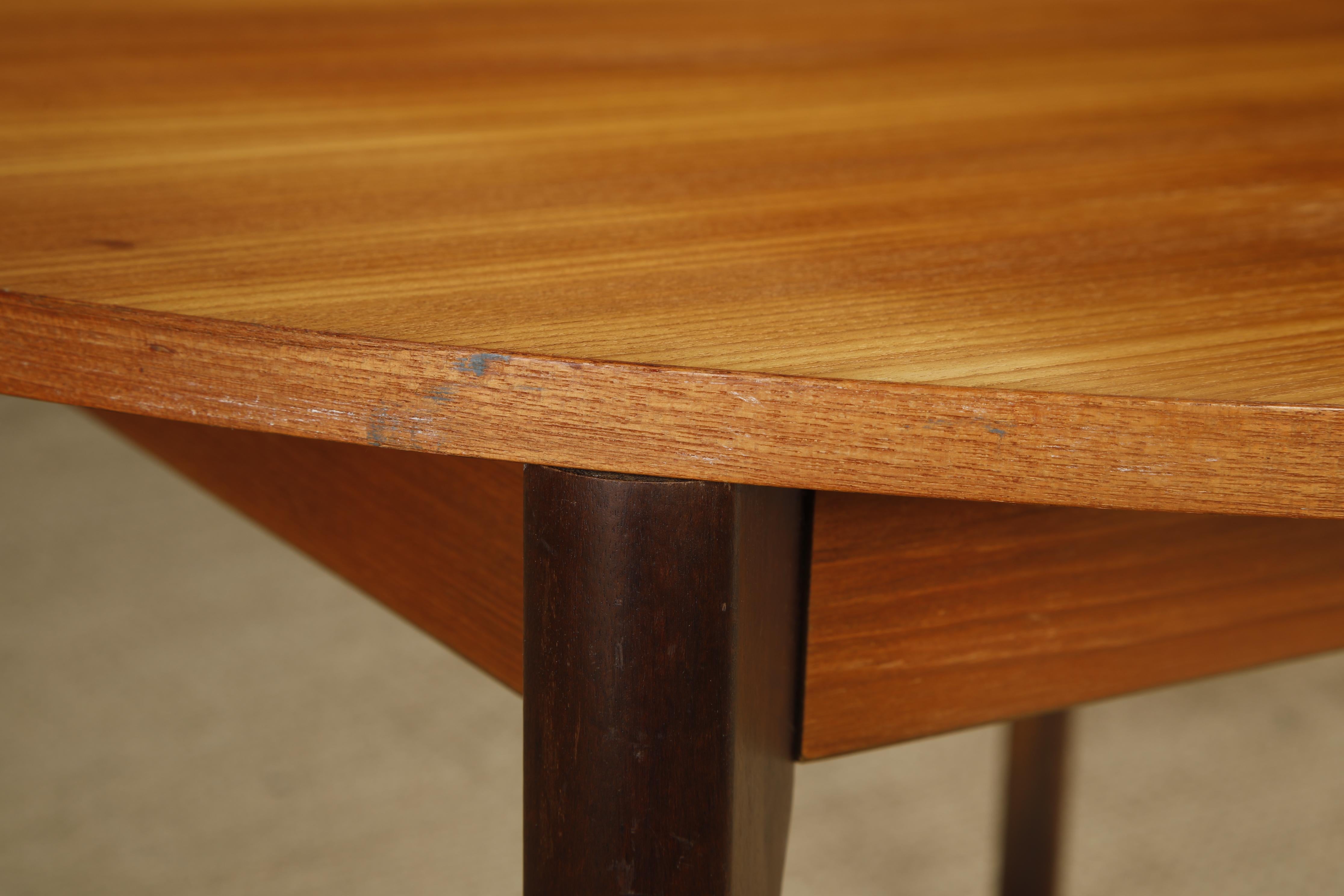 Mid-Century Modern Round Dining / Café / Game Table, Denmark, 1960s For Sale 13