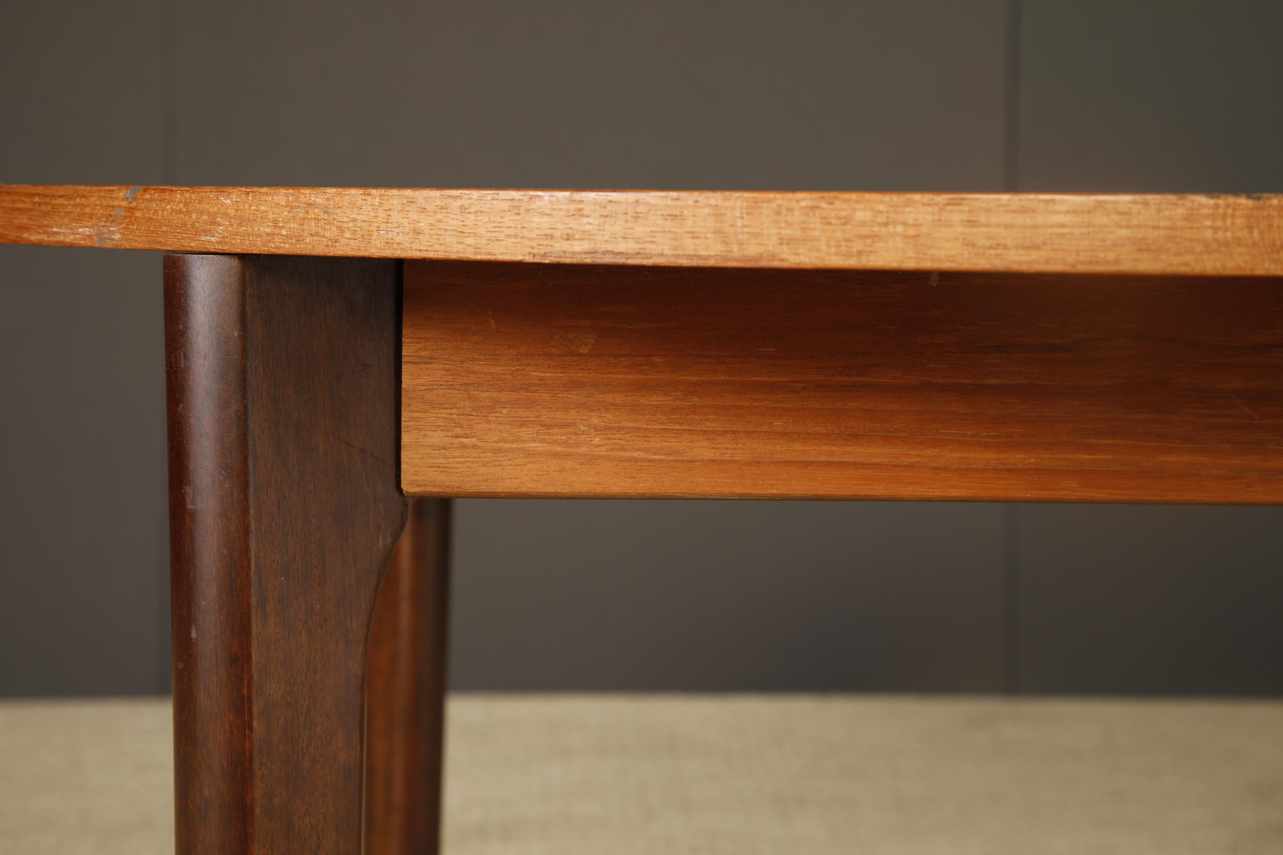 Mid-Century Modern Round Dining / Café / Game Table, Denmark, 1960s For Sale 2