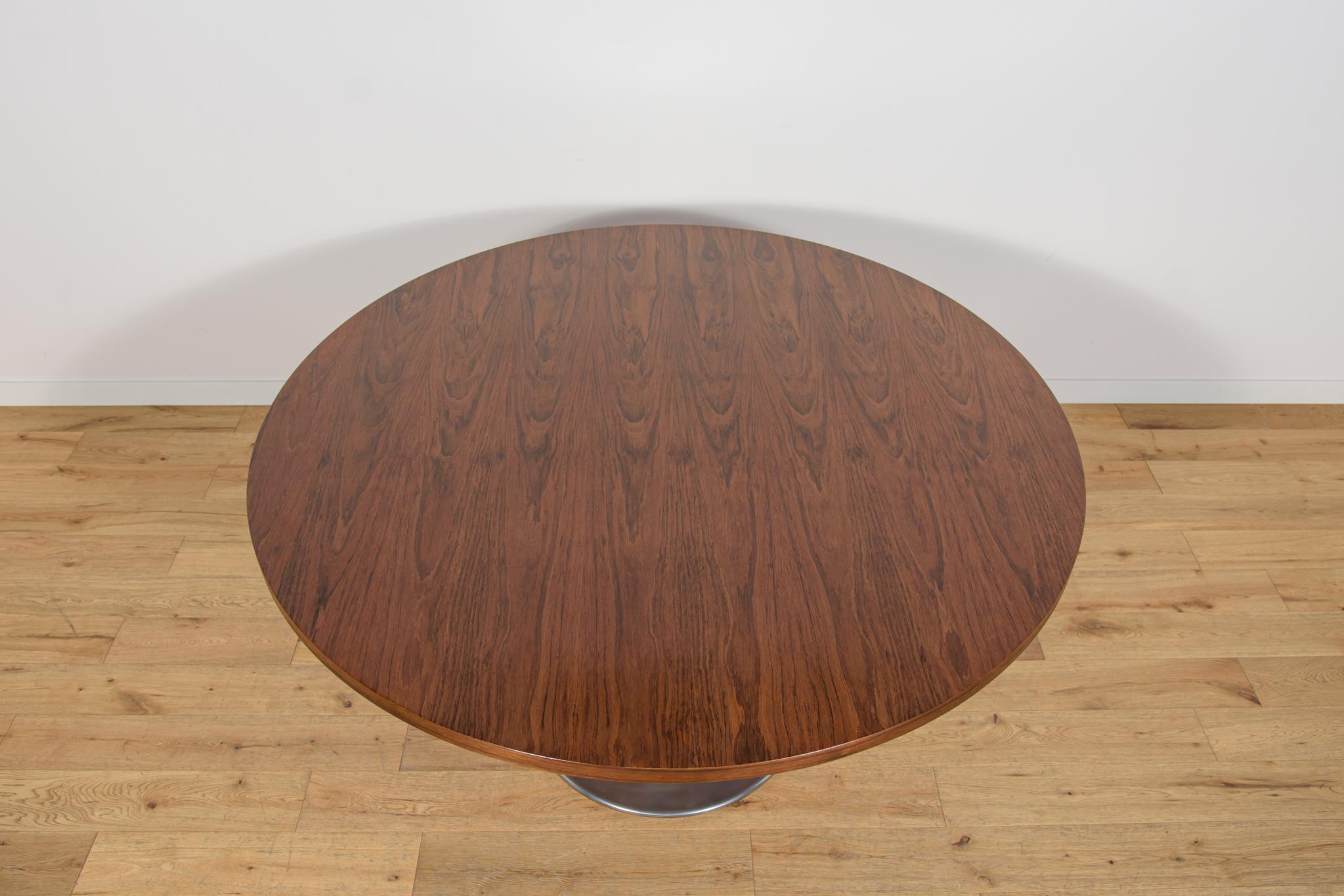 Mesa de comedor redonda moderna de mediados de siglo, Dinamarca, 1970 Danés en venta