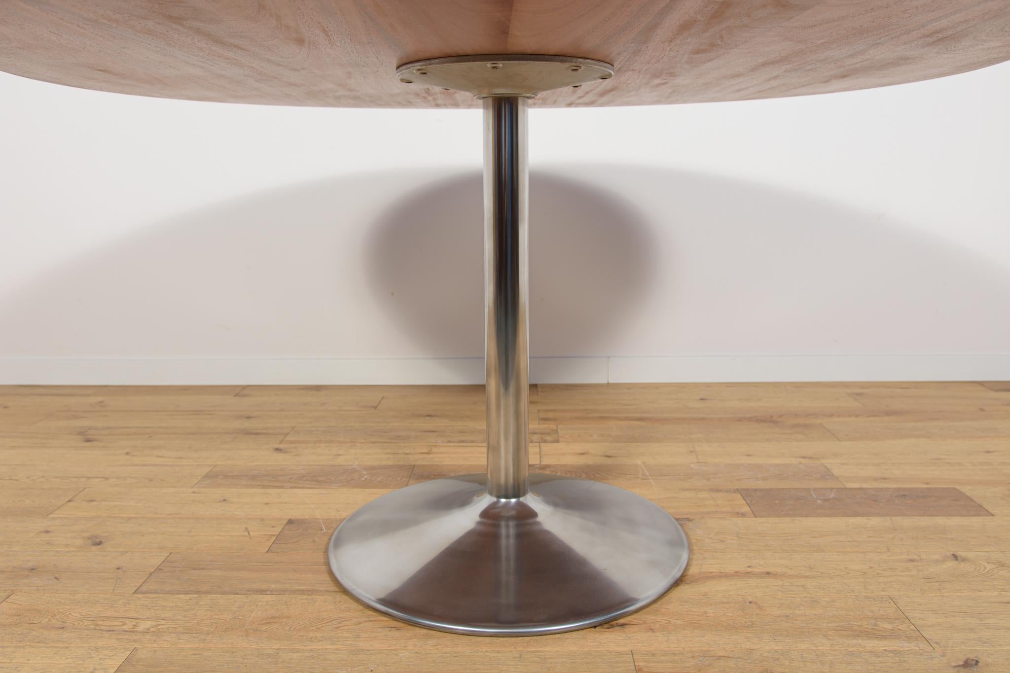 Mesa de comedor redonda moderna de mediados de siglo, Dinamarca, 1970 en venta 2