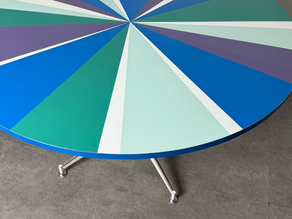 Stratifié Table de salle à manger ronde moderne du milieu du siècle, Peter Pepper Products, Starburst Design en vente