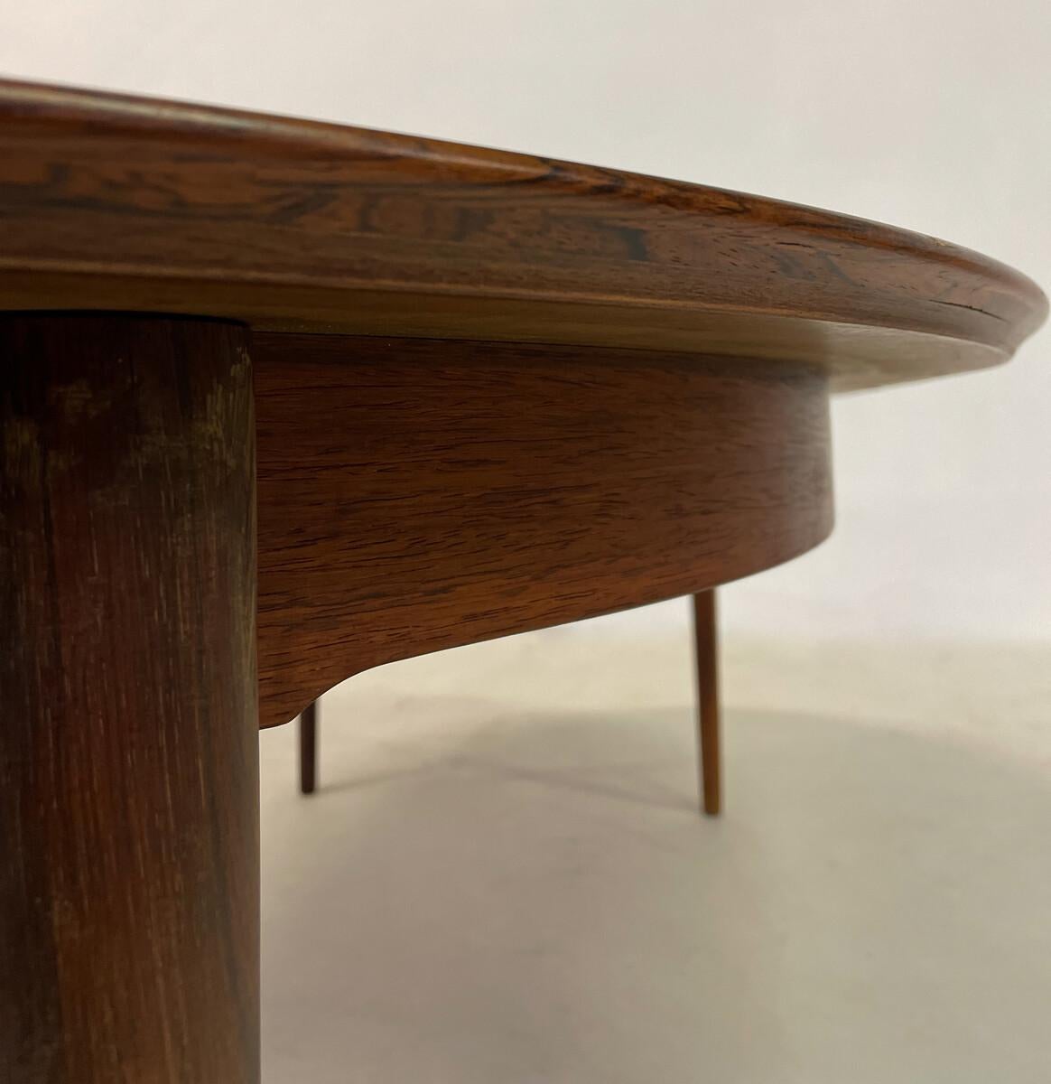 Mid-Century Modern Round Dining Table, with 2 Extensions, 1960s For Sale 1