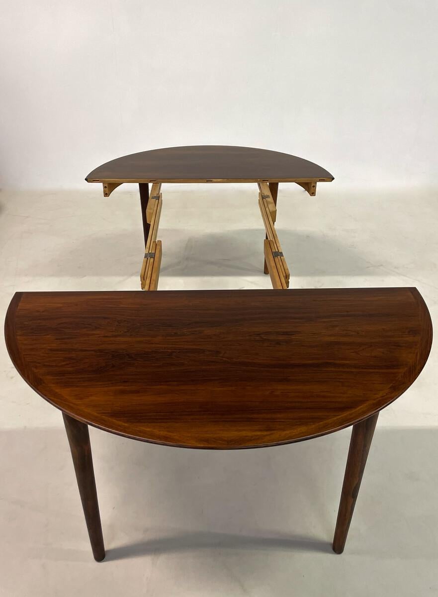 Mid-Century Modern Round Dining Table, with 2 Extensions, 1960s For Sale 2