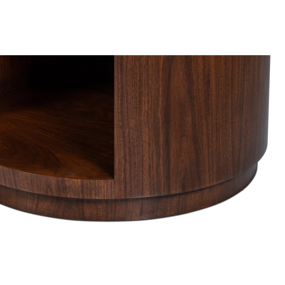Mid-Century Modern Round End Table For Sale 4