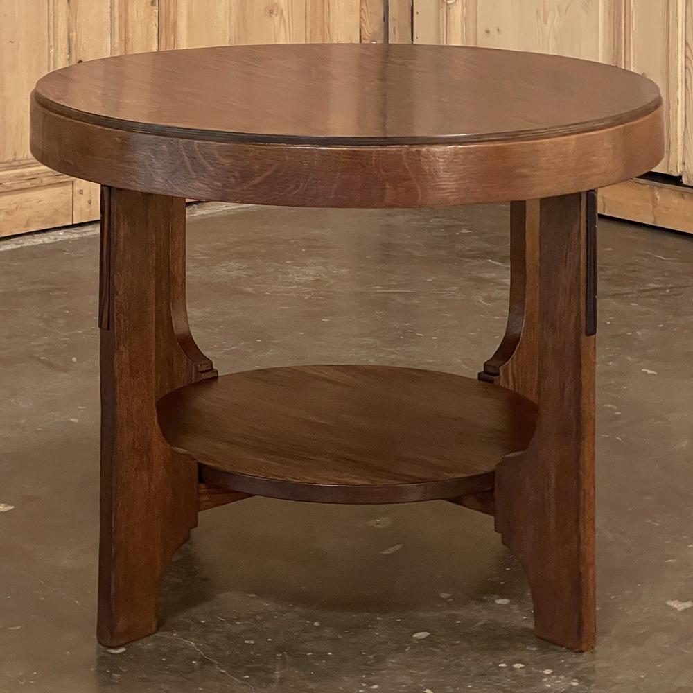 Mid-Century Modern Round End Table In Good Condition In Dallas, TX