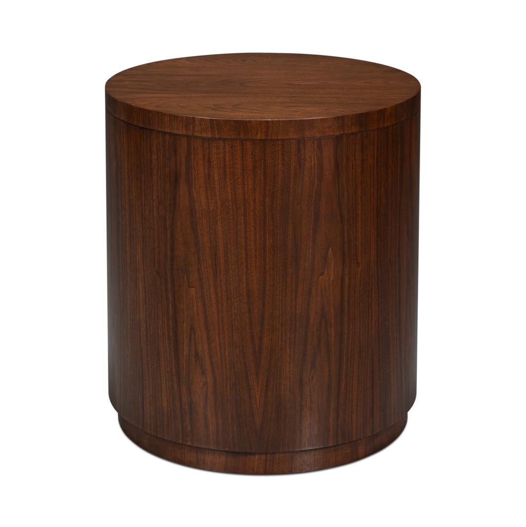 Mid-Century Modern Round End Table For Sale 1