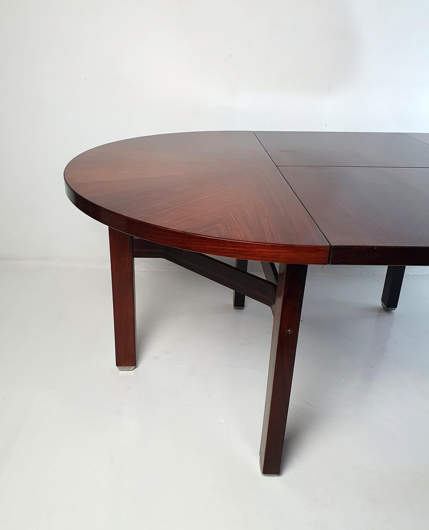 Mid-Century Modern Round Extendable Dining Table by Ico Parisi for Mim Italy For Sale 5