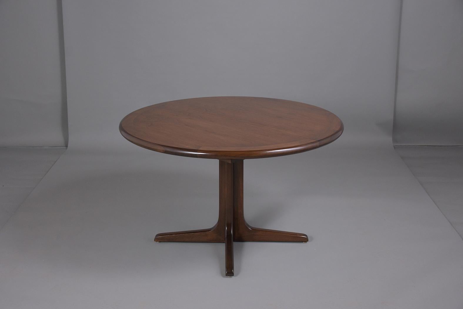 Mid-Century Modern Round Extendable Dining Table 4
