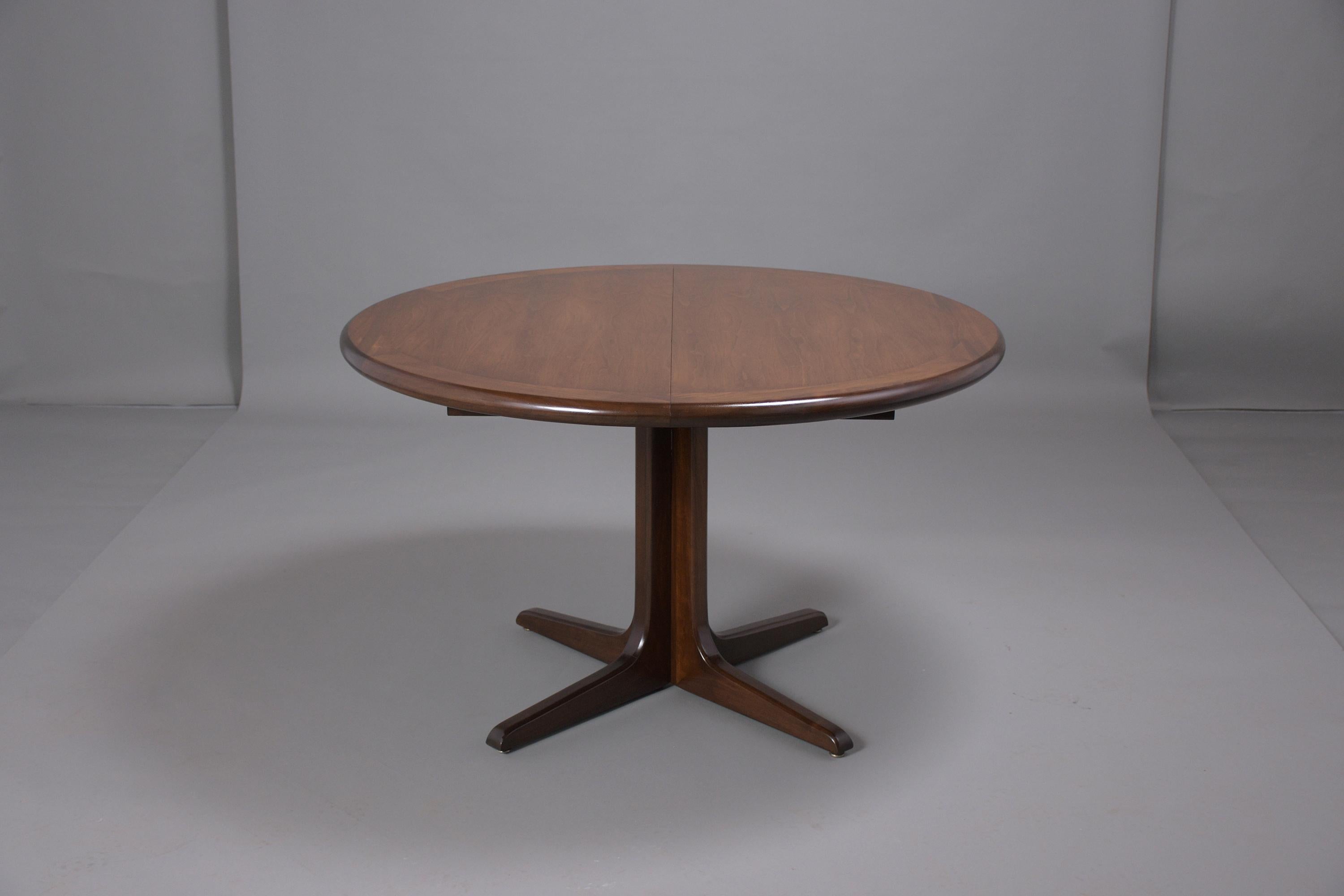 Mid-Century Modern Round Extendable Dining Table 5