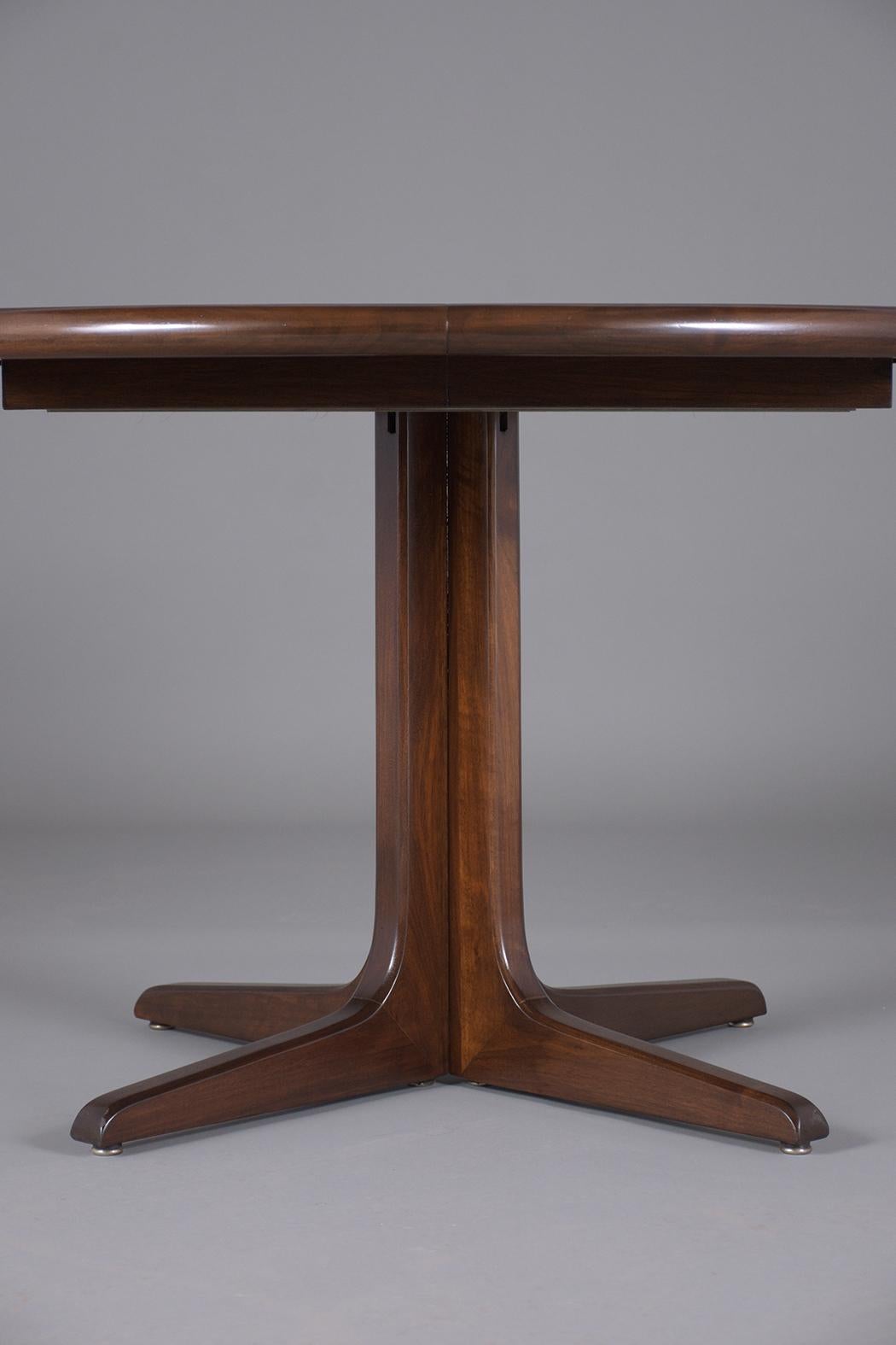 Mid-Century Modern Round Extendable Dining Table 7