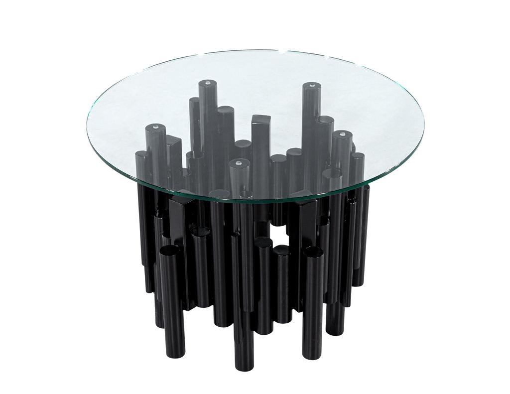 Table ronde en verre et métal The Moderns Bon état - En vente à North York, ON