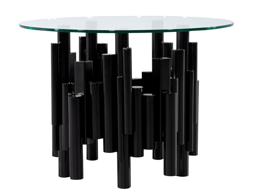 Fin du 20e siècle Table ronde en verre et métal The Moderns en vente