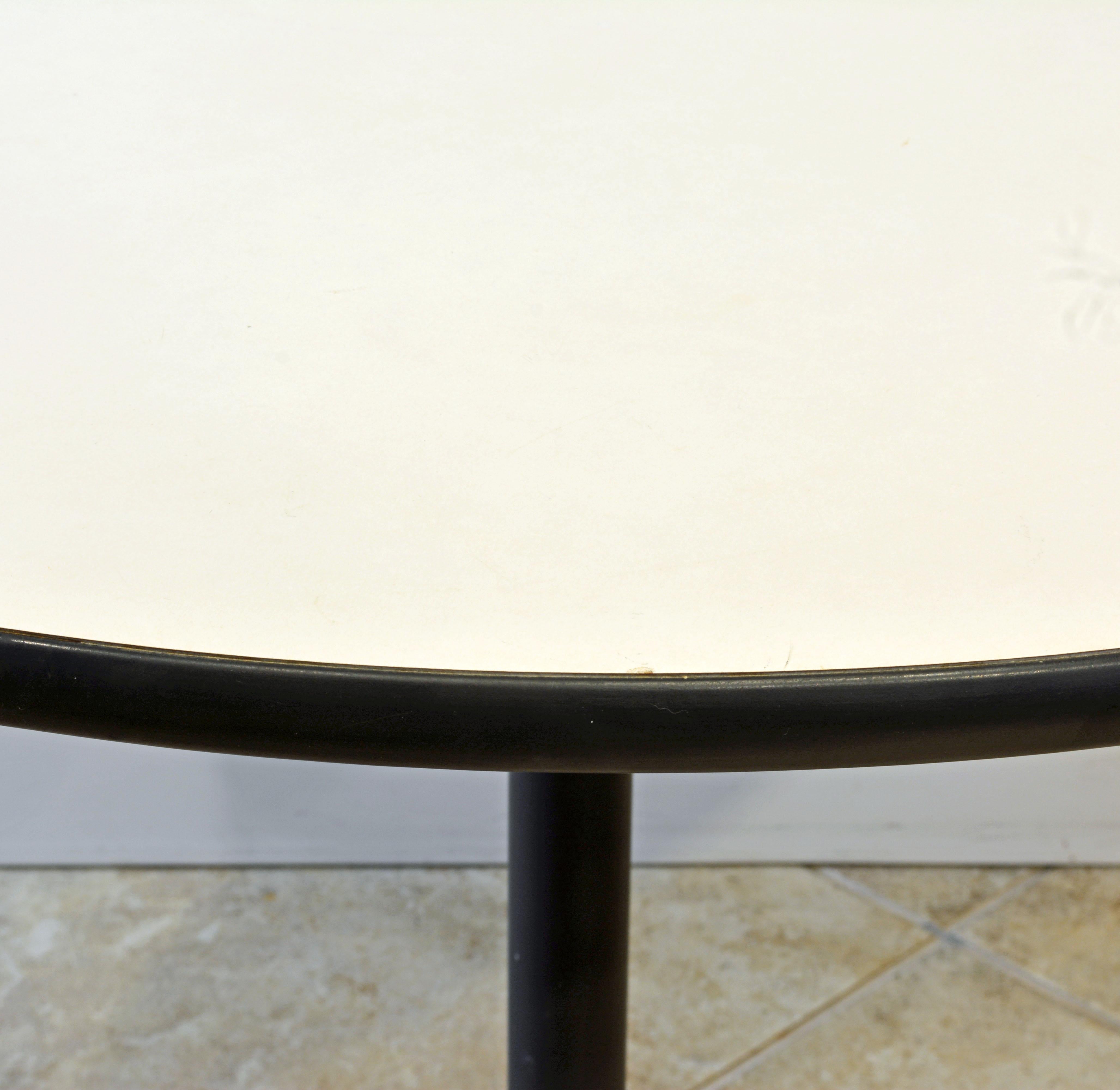 Mid-Century Modern Round Herman Miller Laminate Table by Charles and Ray Eames In Good Condition In Ft. Lauderdale, FL