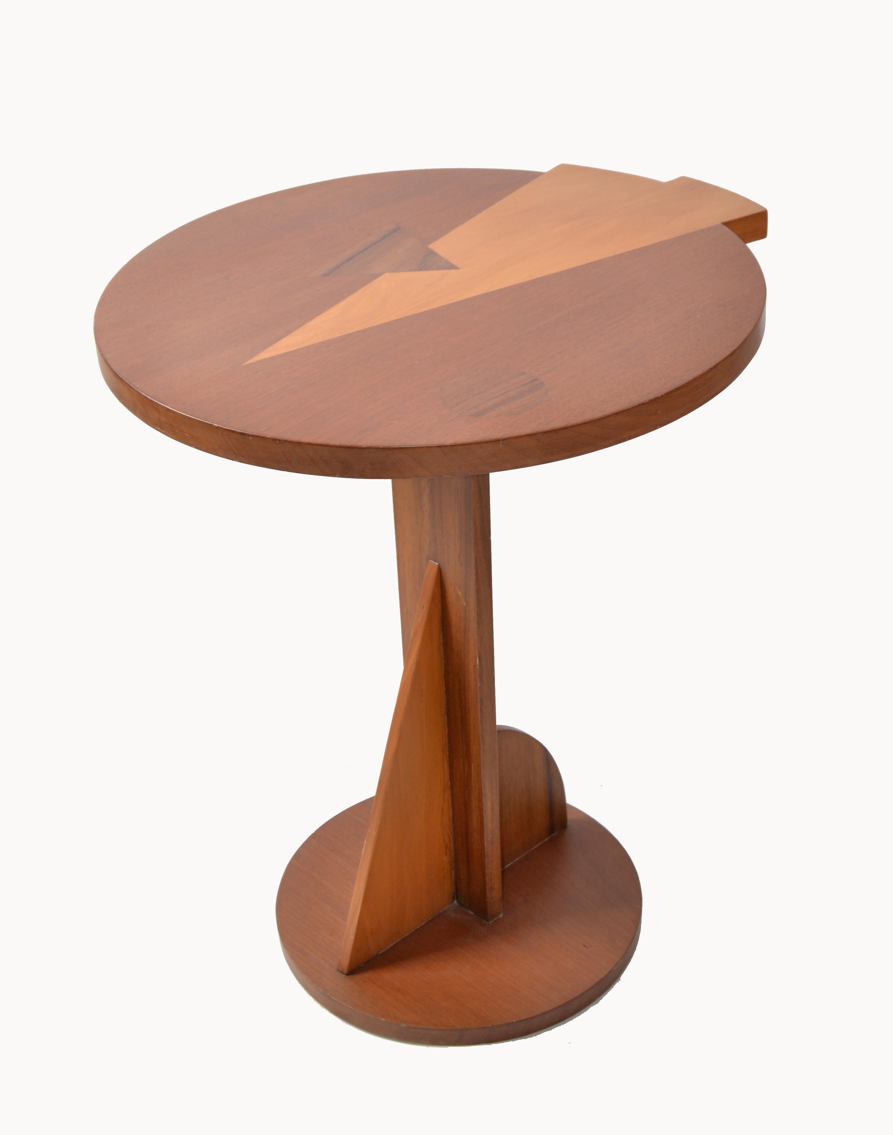 Mid-Century Modern Round Mahogany Wood Marquetry Side or Cocktail Table, Italy In Good Condition In Miami, FL