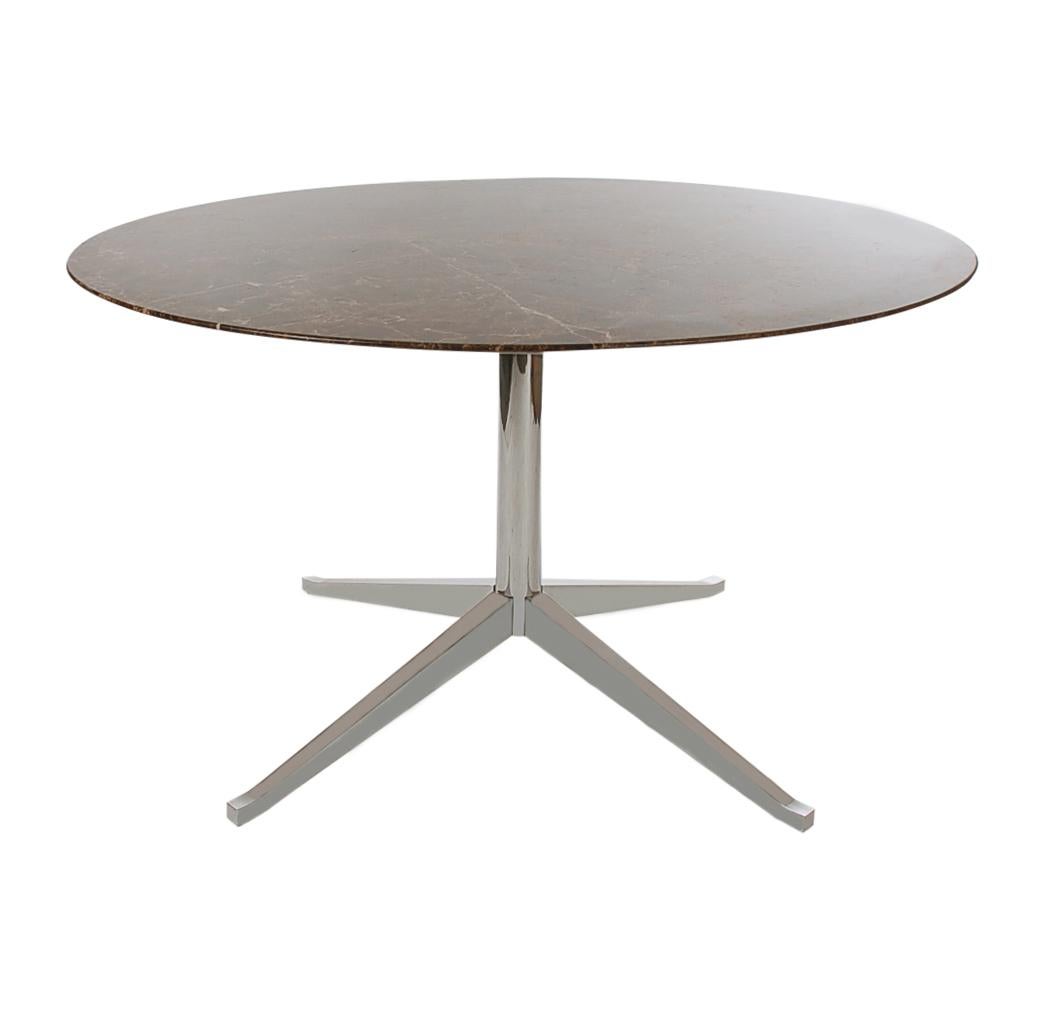 Late 20th Century Mid-Century Modern Round Marble Dining Table or Desk by Florence Knoll for Knoll