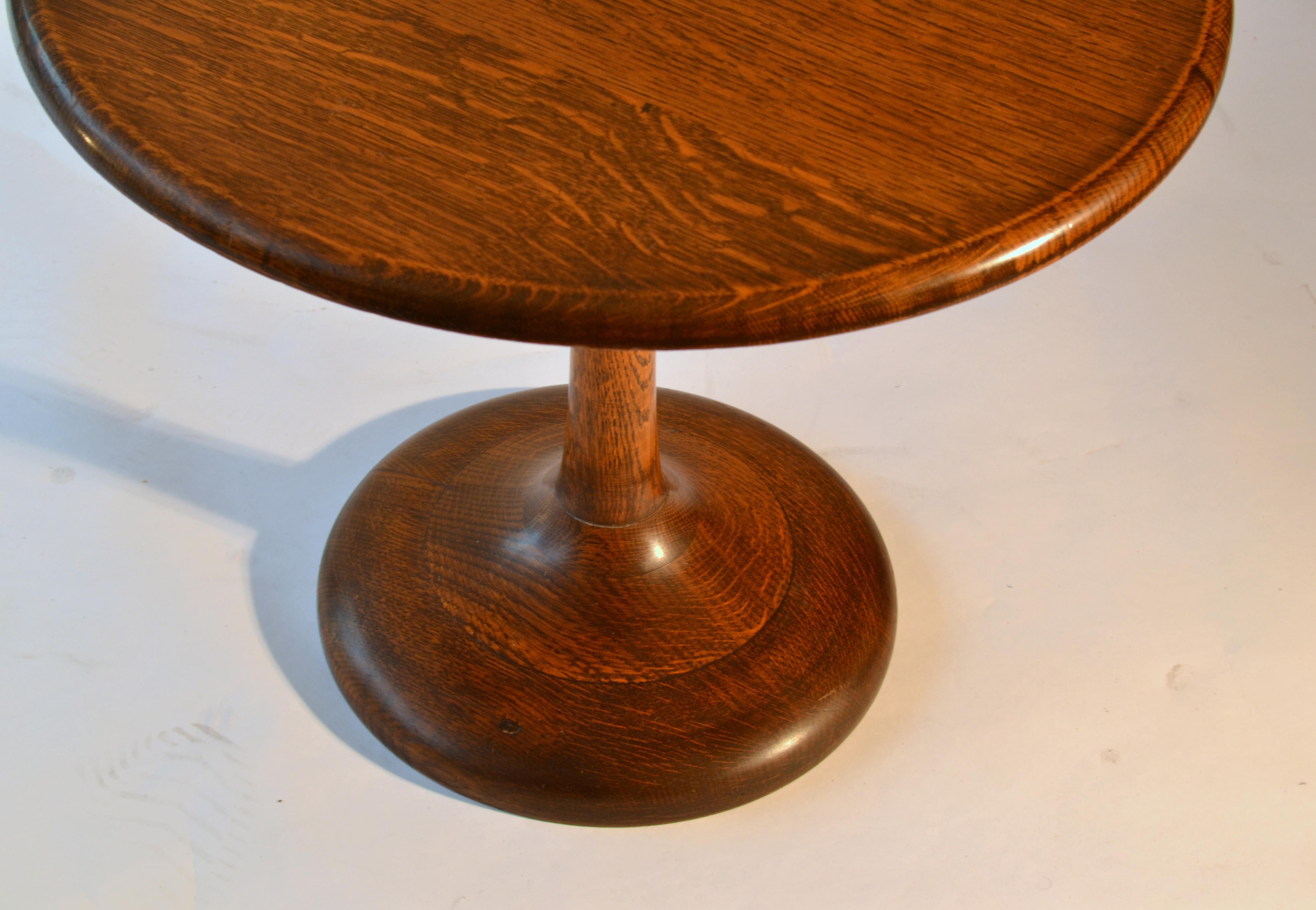 Turned Mid-Century Modern Round Oak Side Table on Tulip Foot