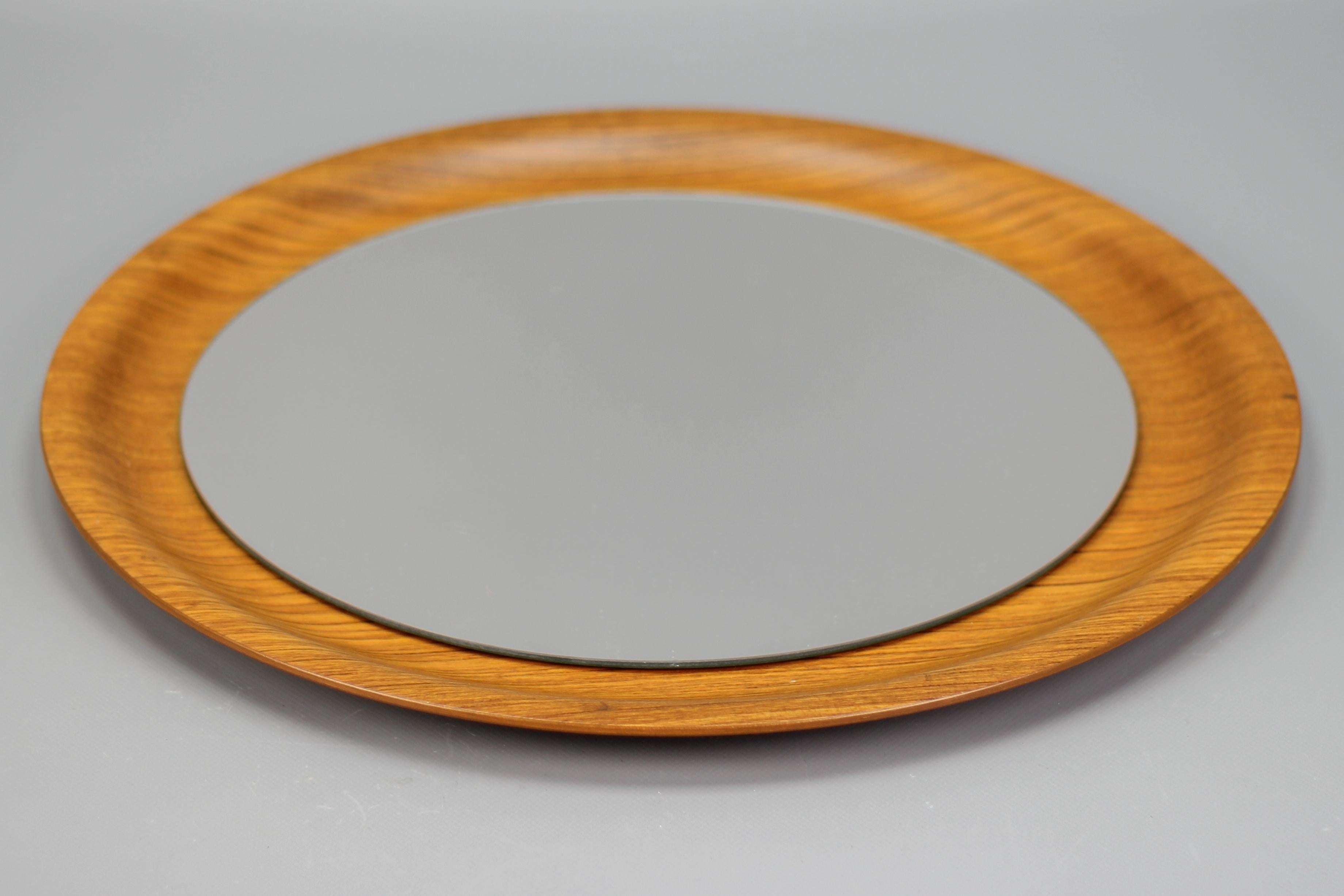 Mid-Century Modern Round Plywood Frame Wall Mirror, 1960s For Sale 6