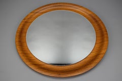 Miroir mural rond à cadre en contreplaqué, années 1960