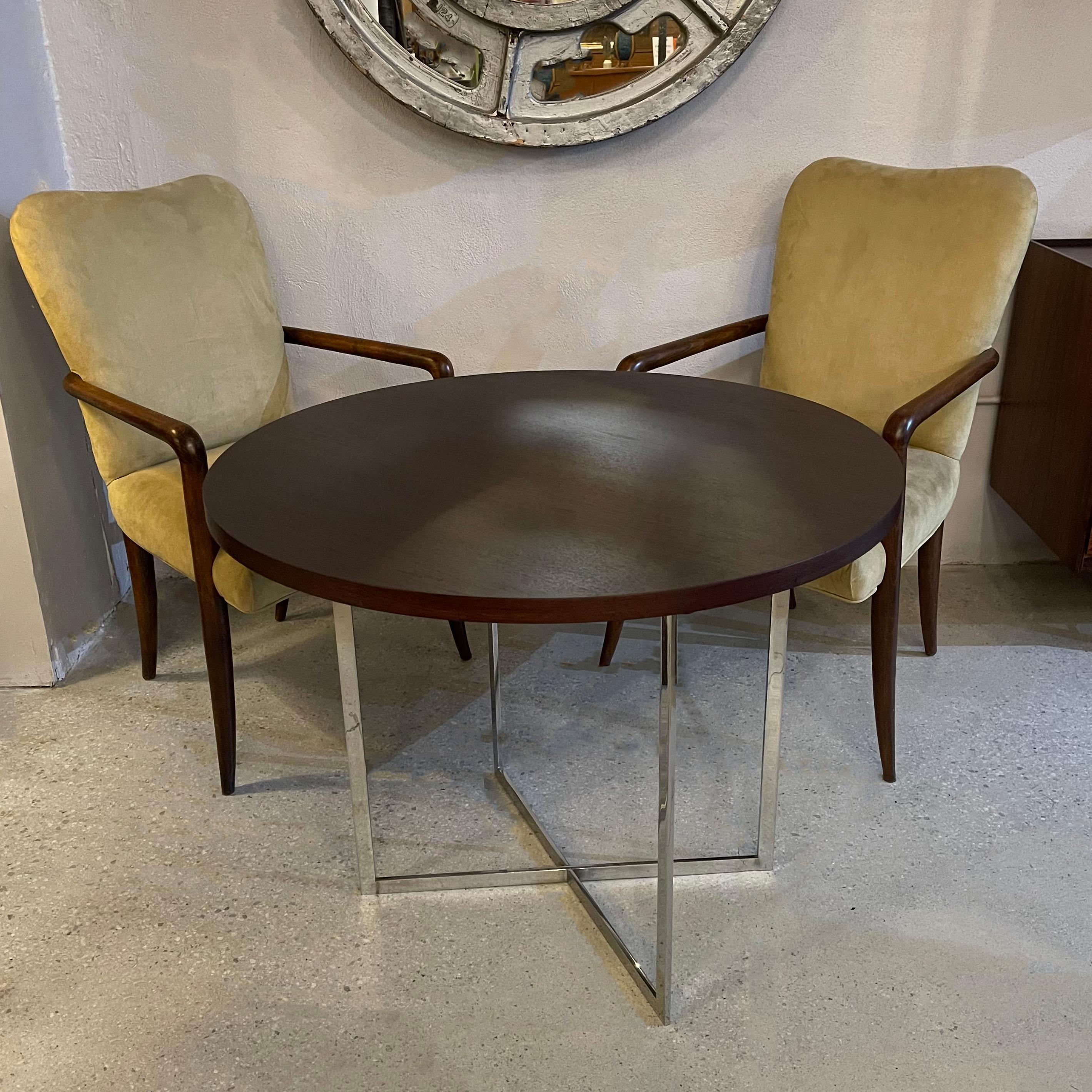 Mid-Century Modern Round Rosewood And Chrome X Base Dining Table In Good Condition For Sale In Brooklyn, NY