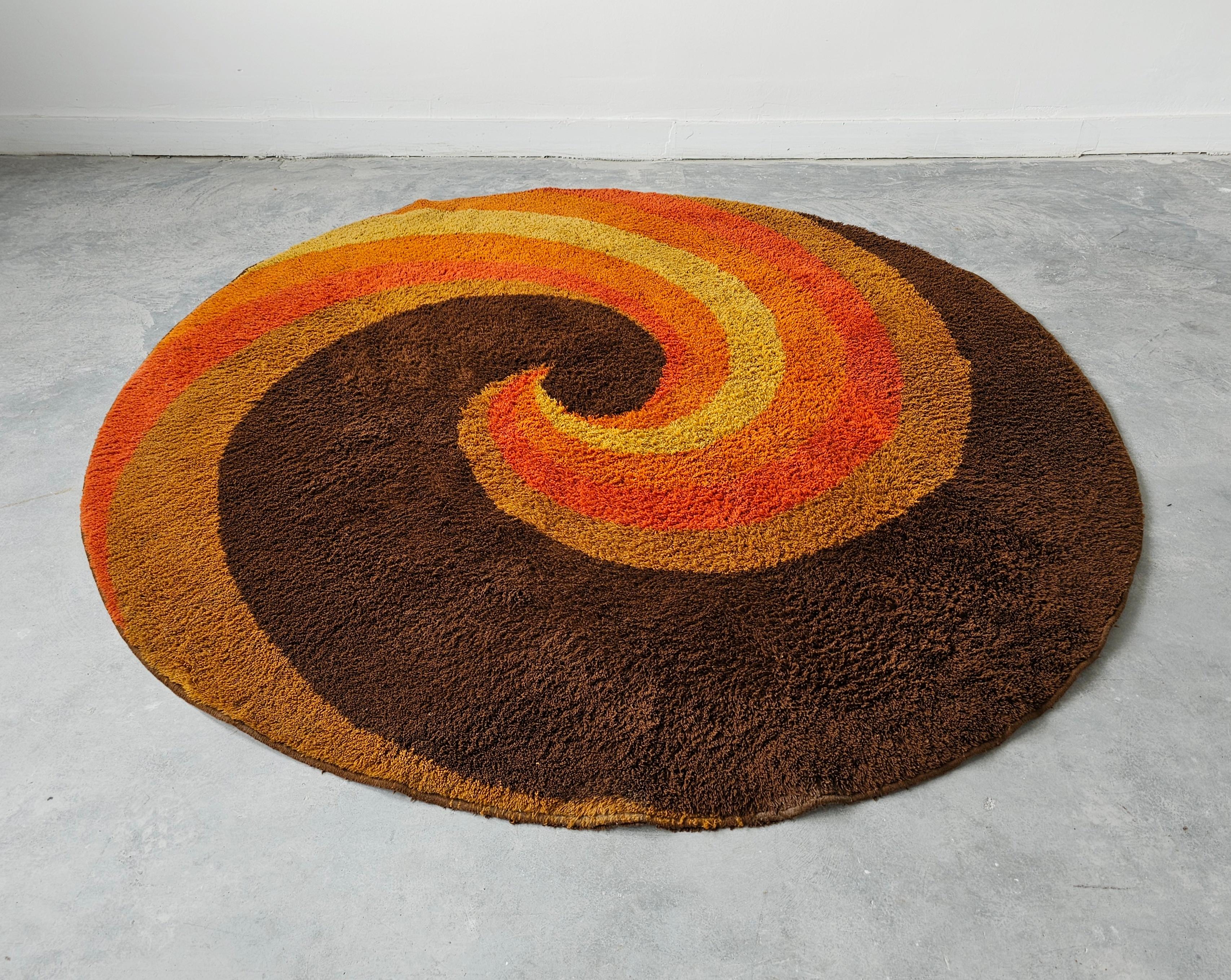Mid-Century Modern Grand tapis Rya rond Op Art moderne du milieu du siècle dernier par Reichel, Allemagne de l'Ouest, 1970 en vente