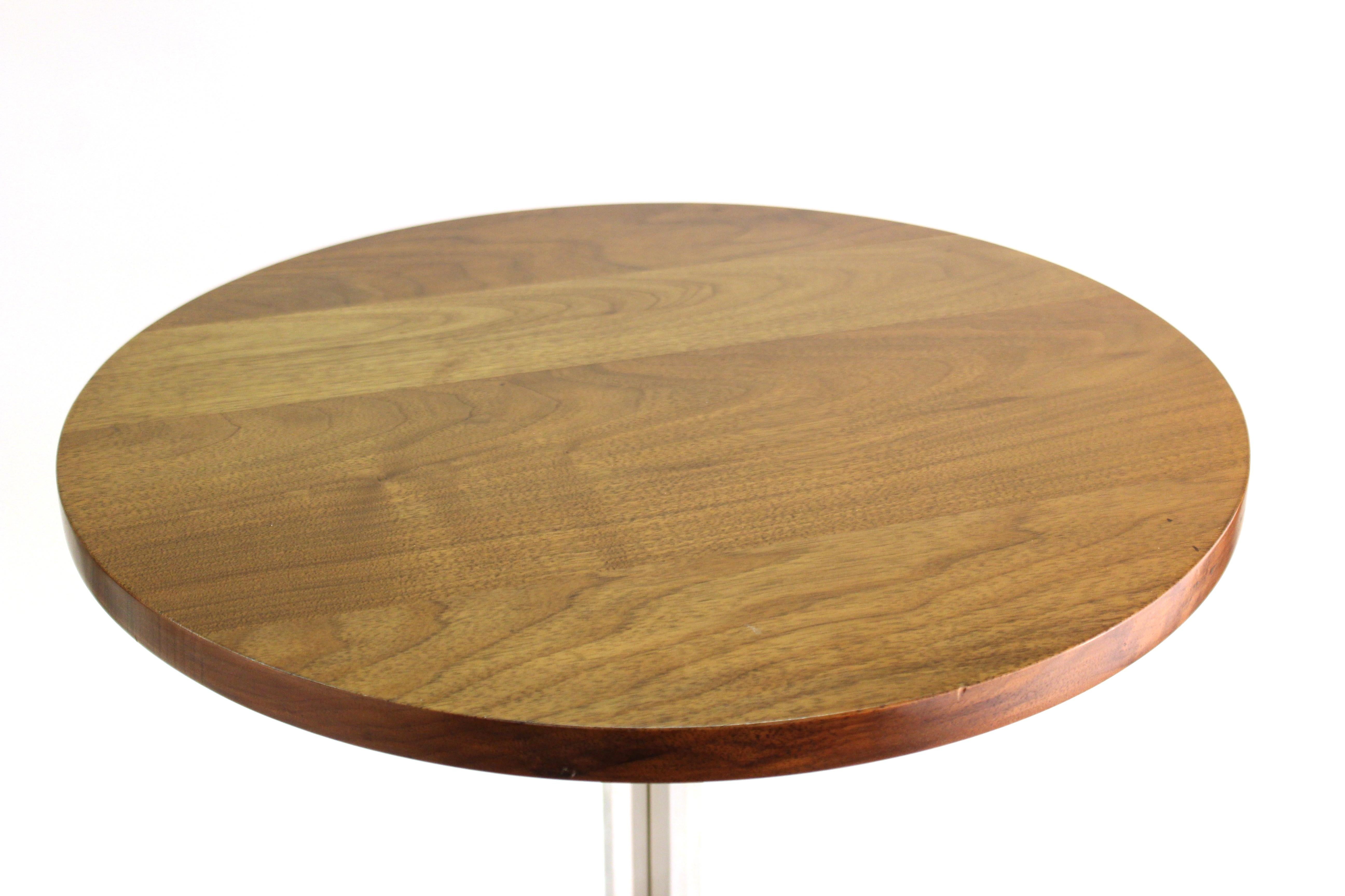 Mid-20th Century Mid-Century Modern Round Side Table in Style of Hans Eichenberger