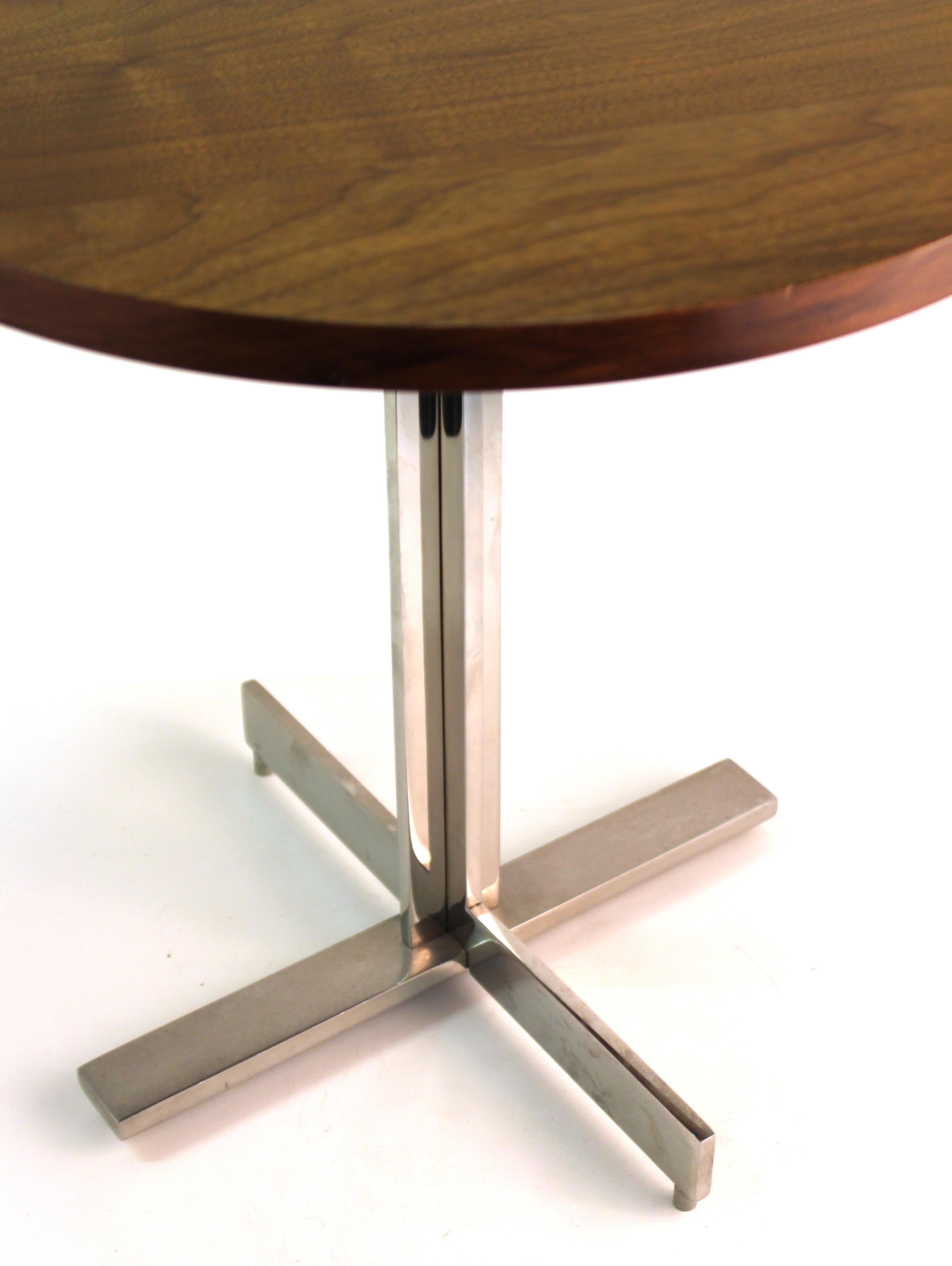 Metal Mid-Century Modern Round Side Table in Style of Hans Eichenberger