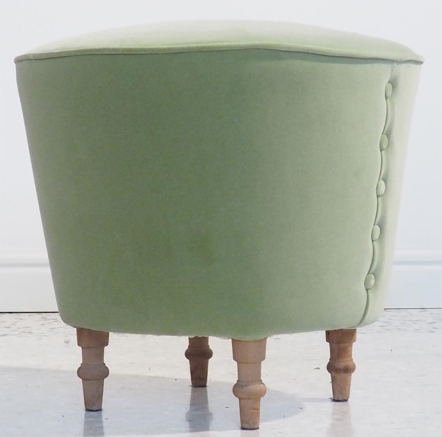 stool pale green