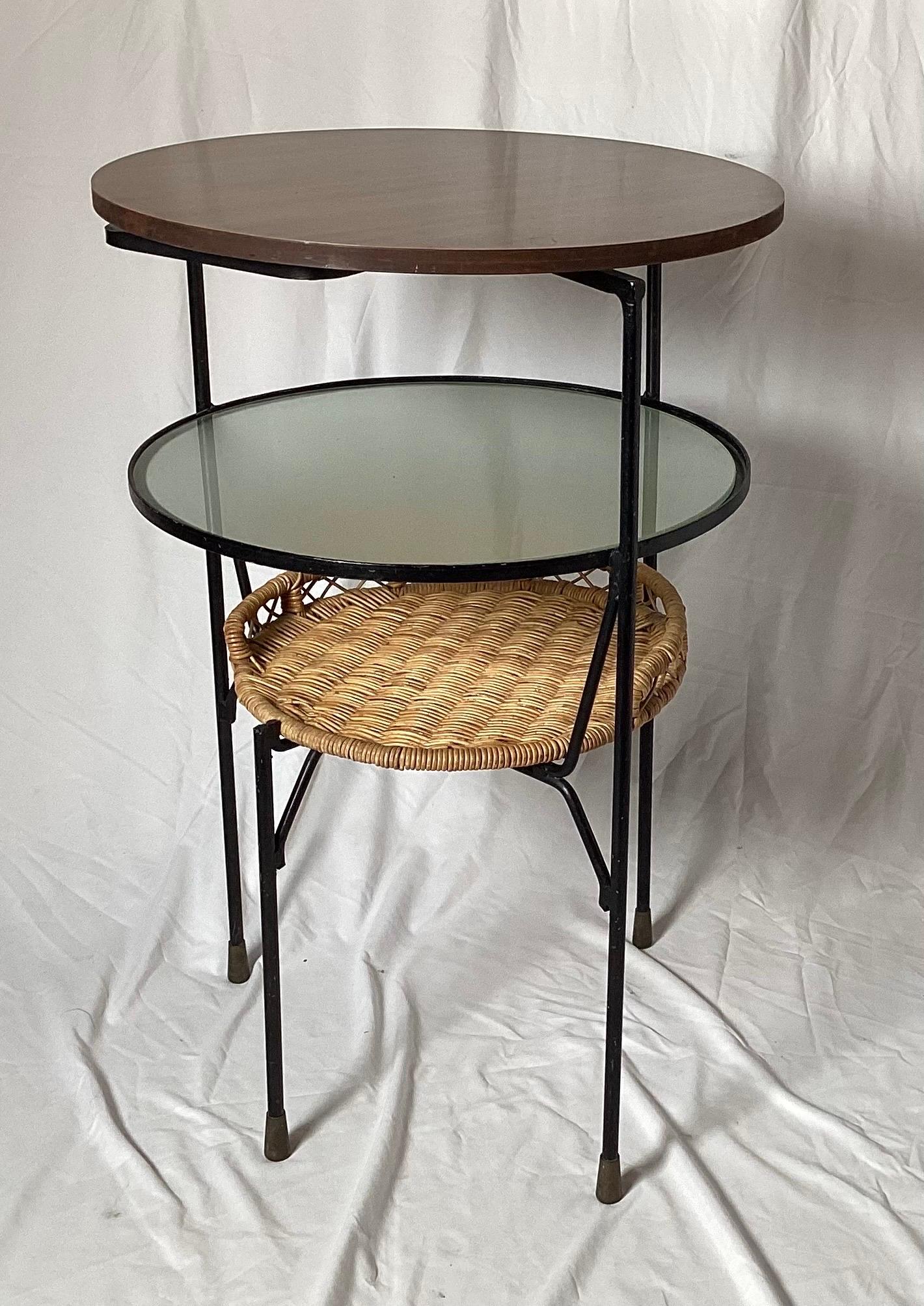Wicker Mid-Century Modern Round Swivel Table, circa 1970 For Sale