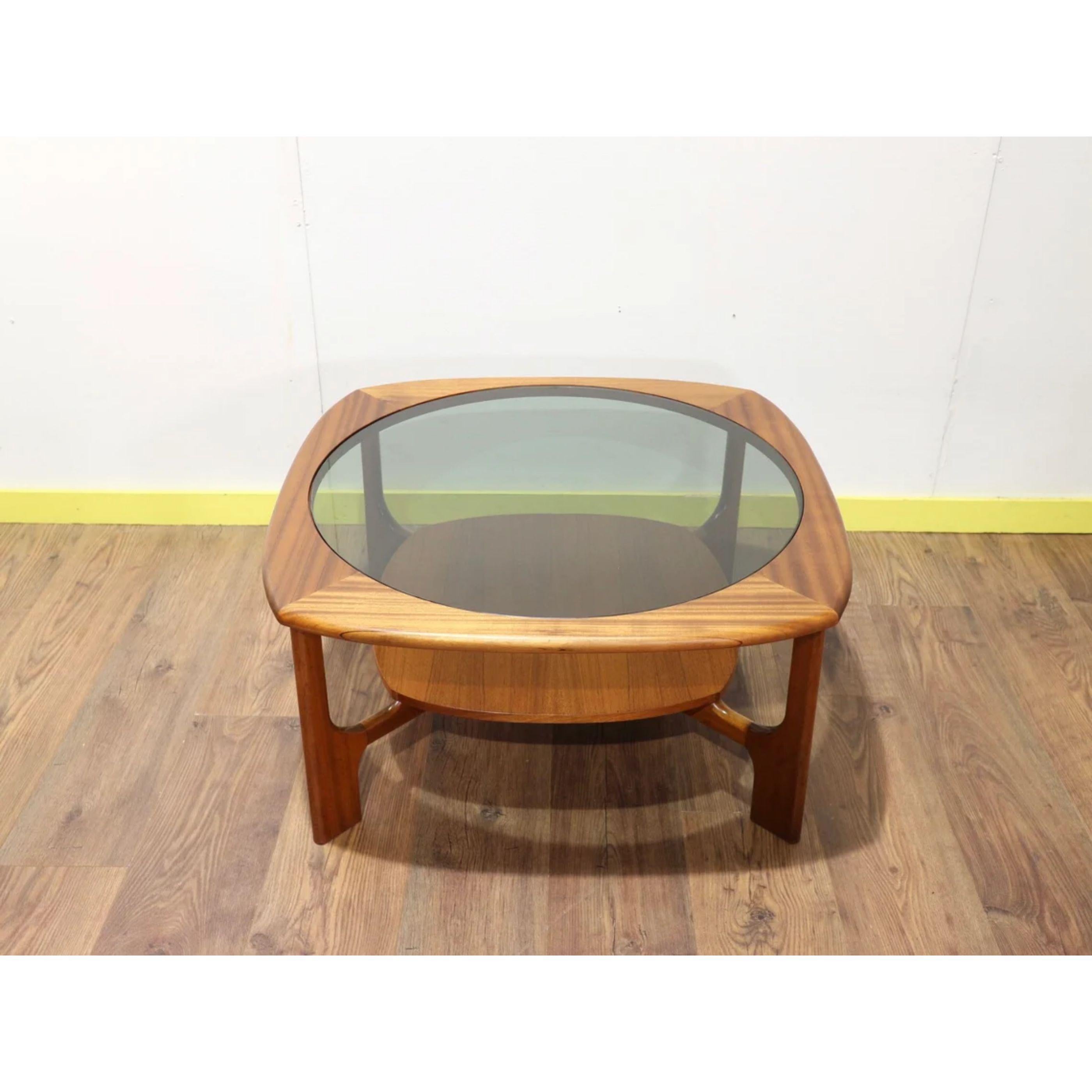 Mid Century Modern Round Teak and Glass Coffee Table from Stonehill Danish Style In Good Condition In Los Angeles, CA
