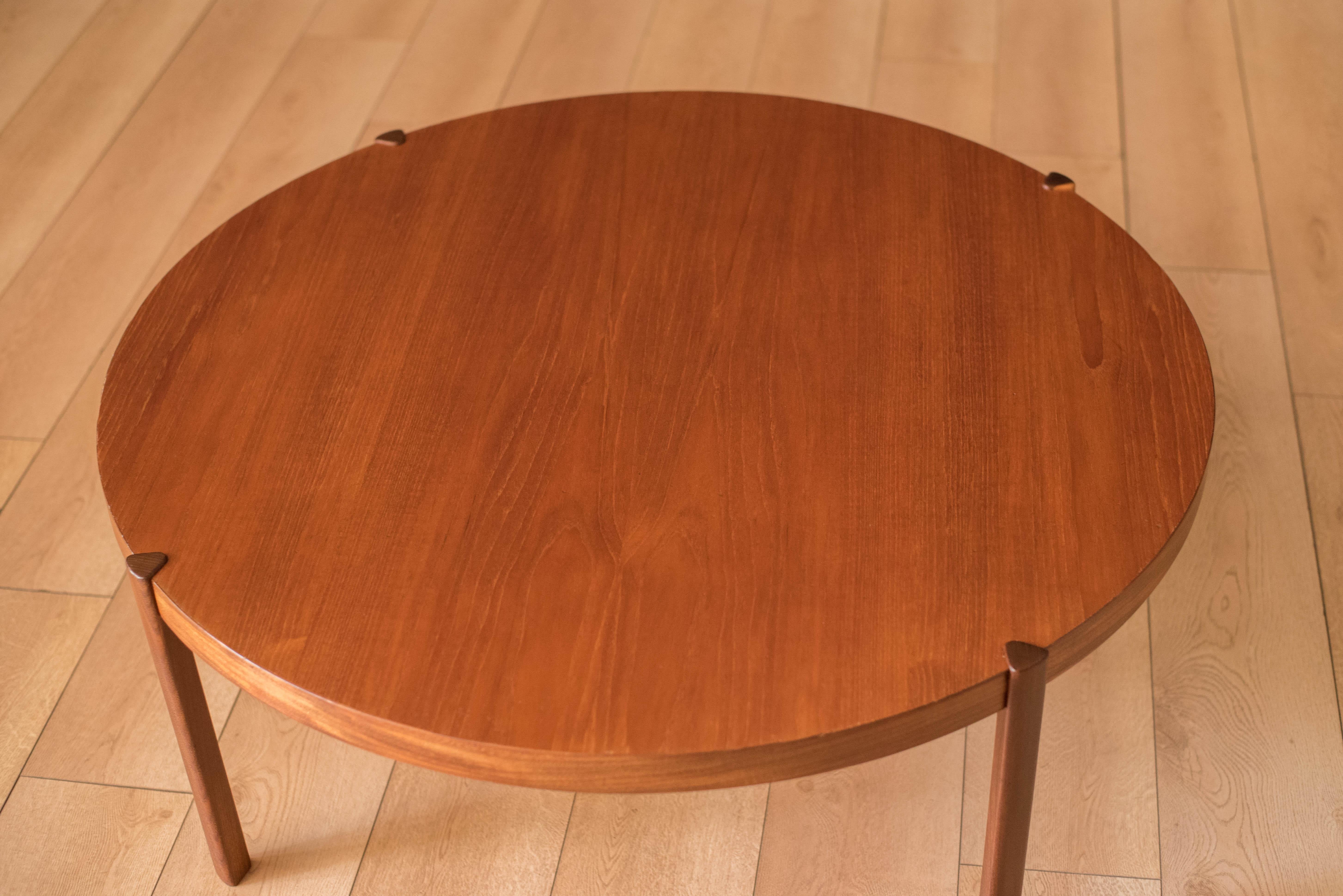 Danish Mid-Century Modern Round Teak Coffee Table by Hans Olsen