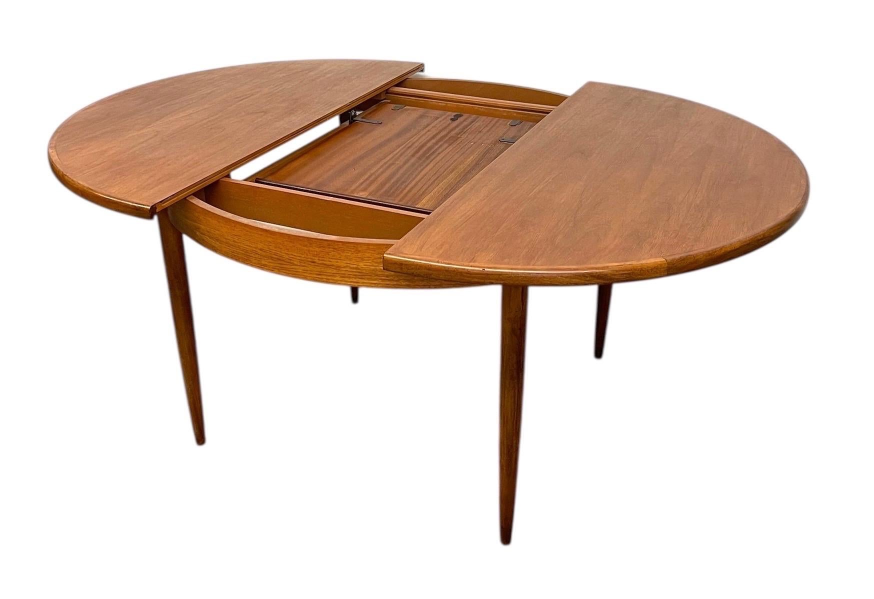 Mid Century Modern Round to Oval Extendable Dining Table instyle G-Plan Fresco For Sale 1