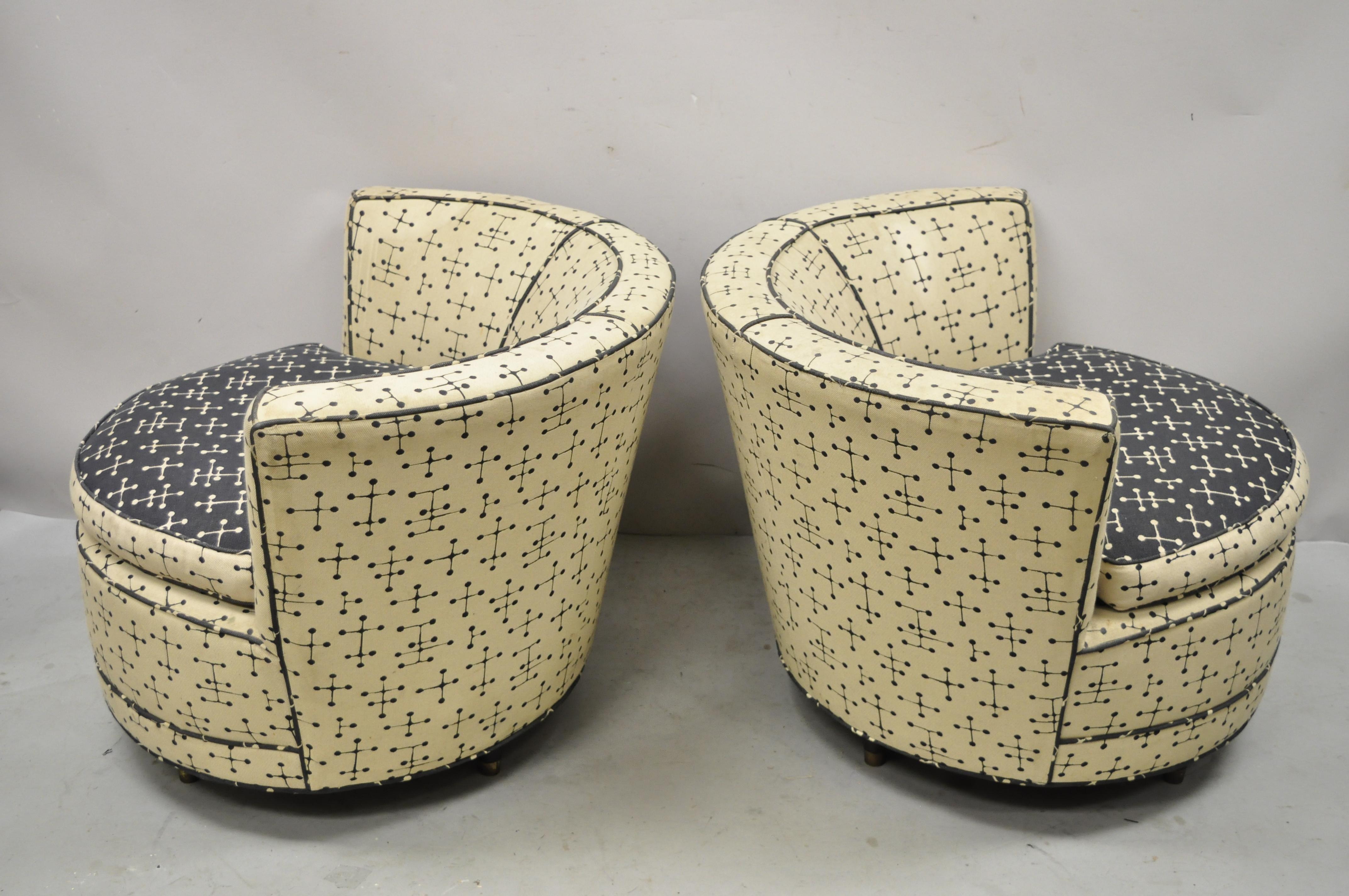 North American Mid-Century Modern Round Upholstered Pearsall Style Club Lounge Chairs, a Pair For Sale