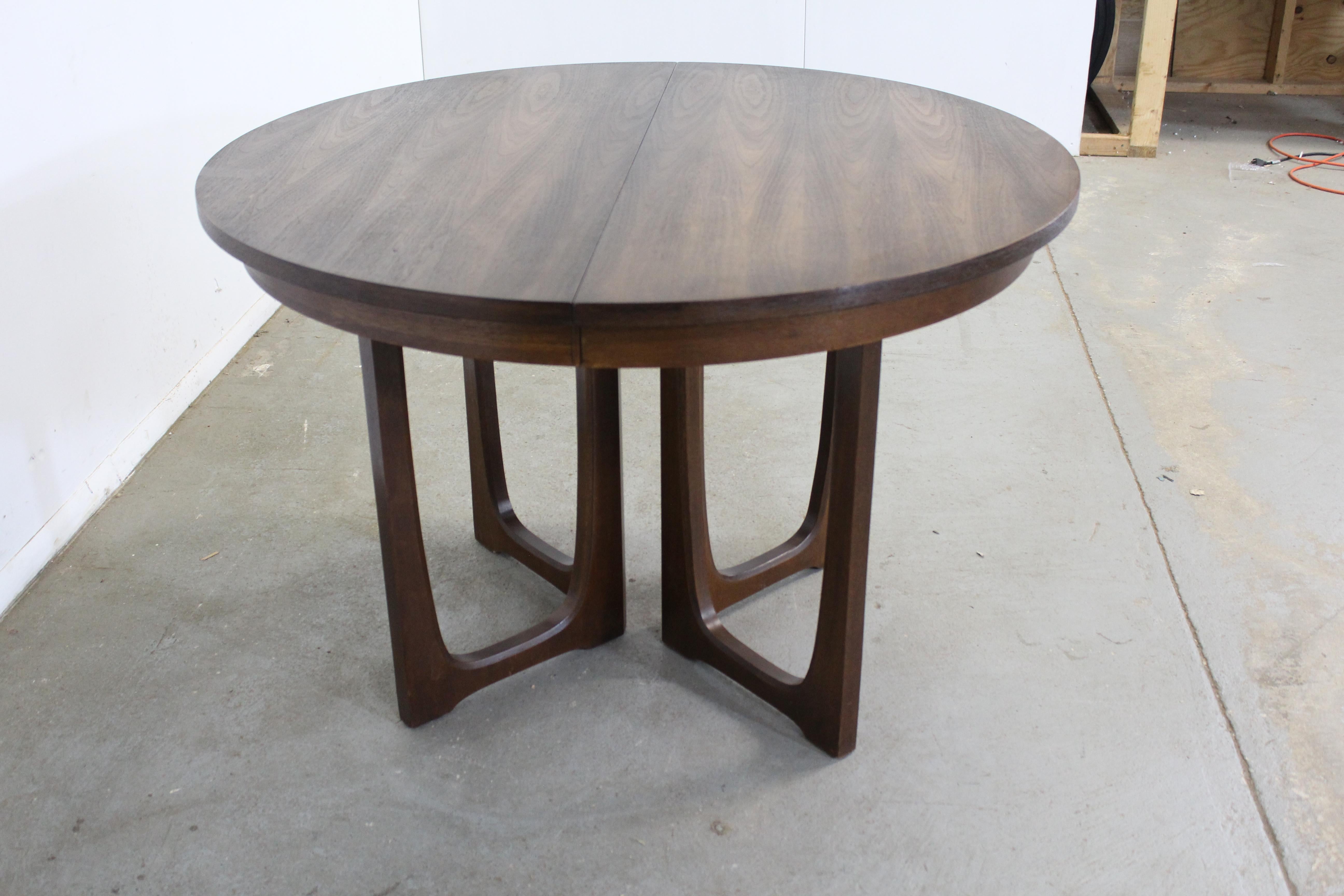 Mid-Century Modern Round Walnut Brasilia Dining Table w Sculpted Base In Good Condition In Wilmington, DE