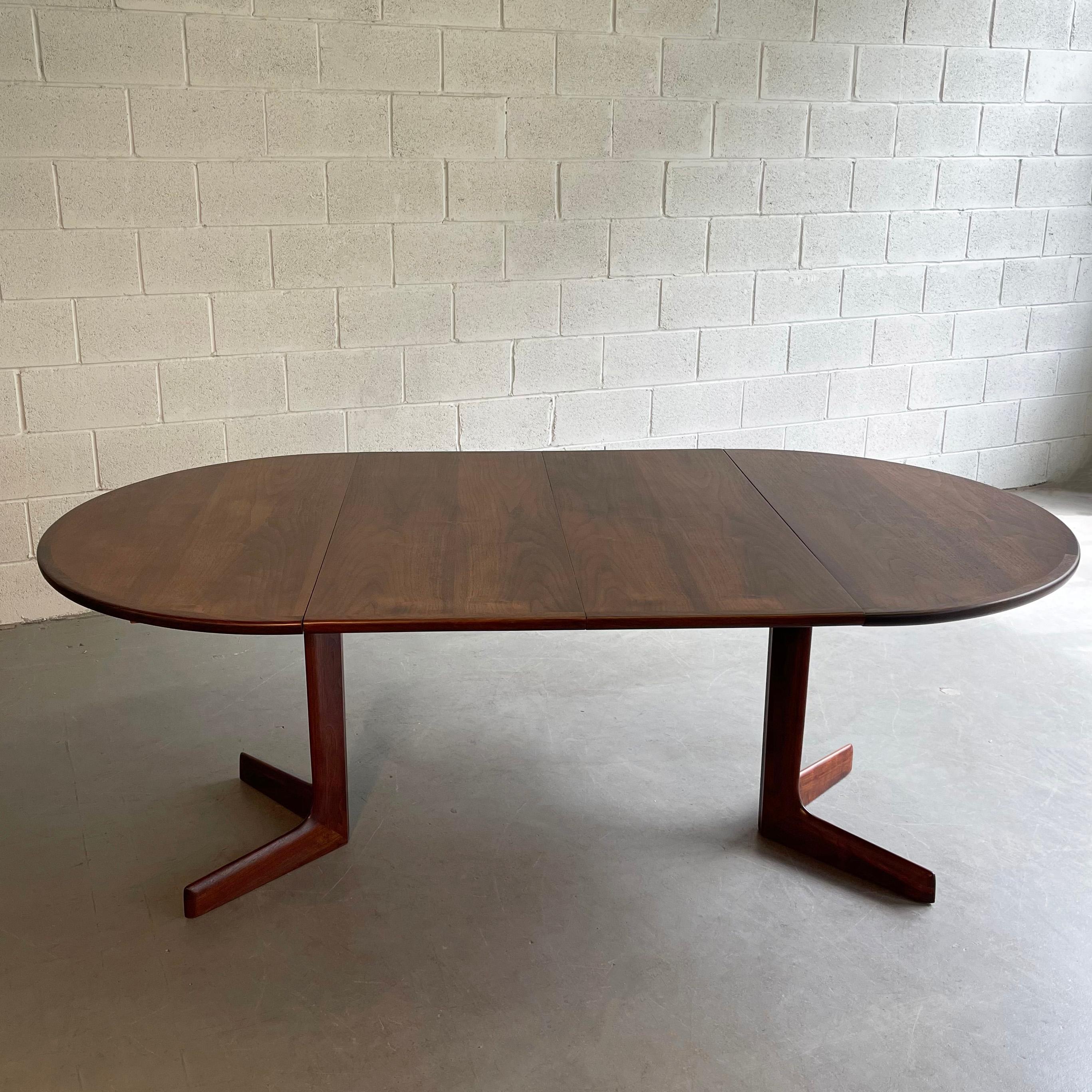 20th Century Mid-Century Modern Round Walnut Extension Dining Table