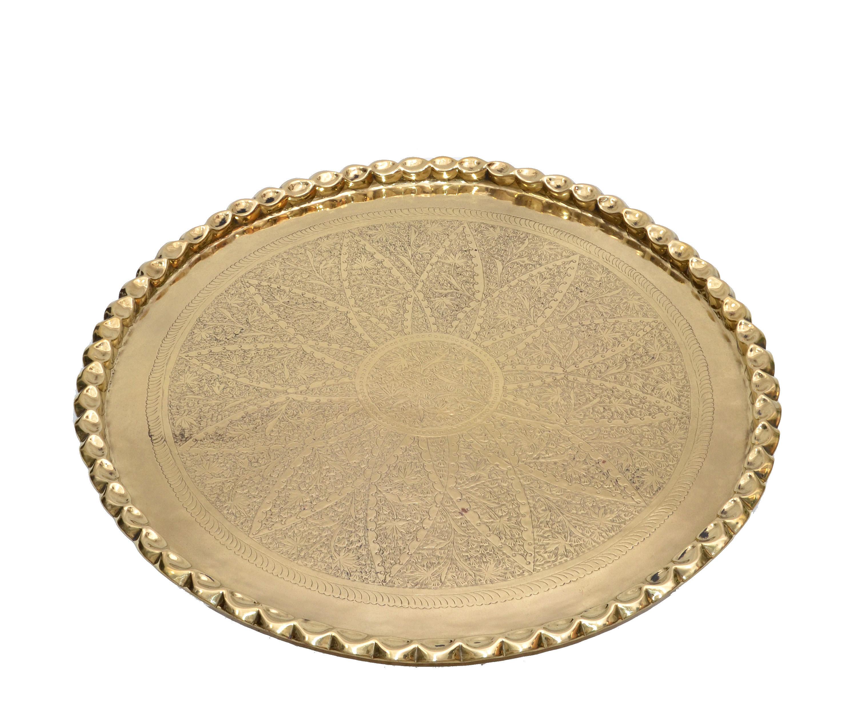 Mid-Century Modern Runder Couchtisch mit Spinnenbeinen aus Nussbaum und marokkanischem Tablett aus Bronze (Messing) im Angebot