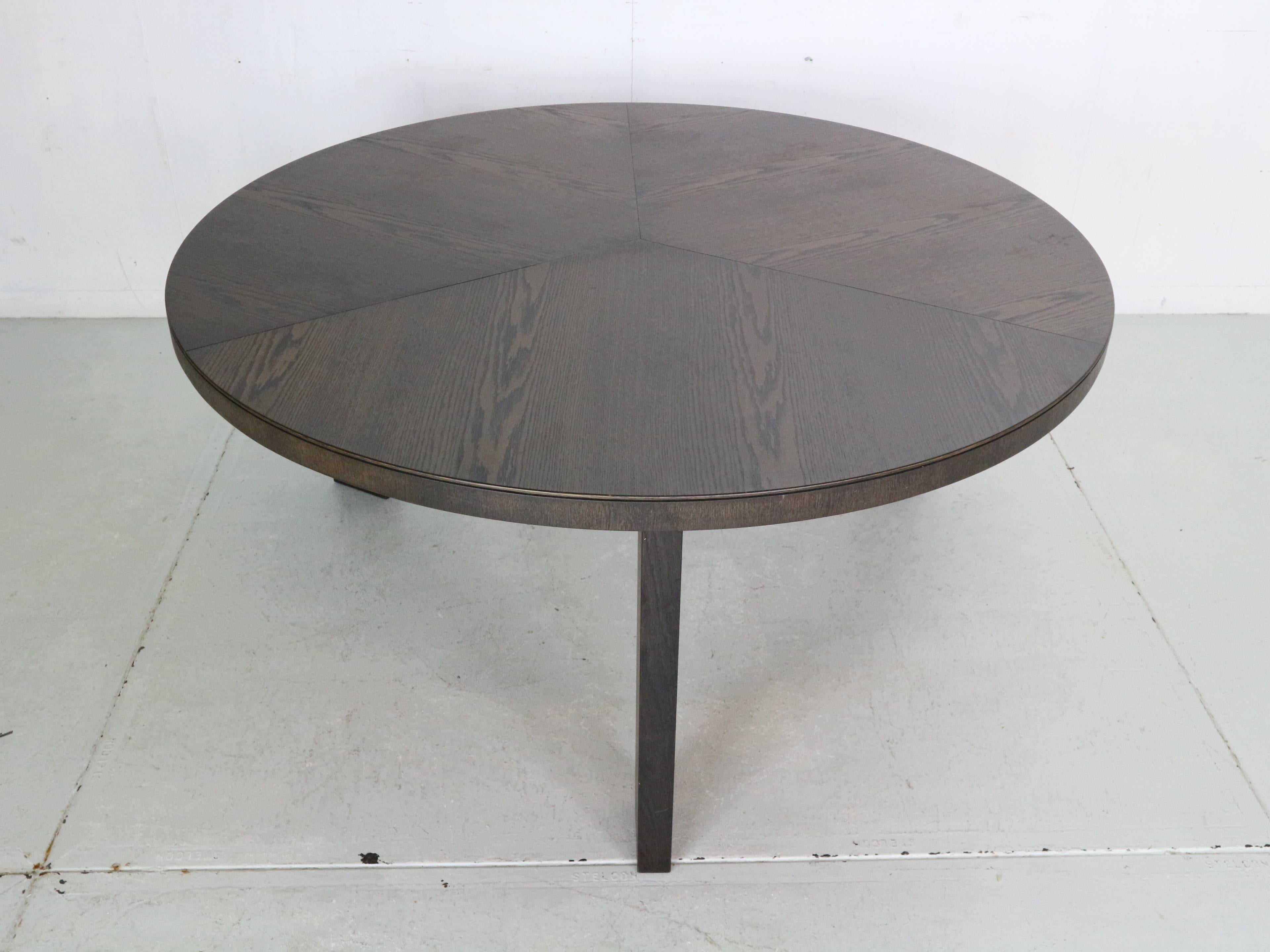 Mid-Century Modern Round Wenge Dinning Table, 1980, Italy In Good Condition In The Hague, NL