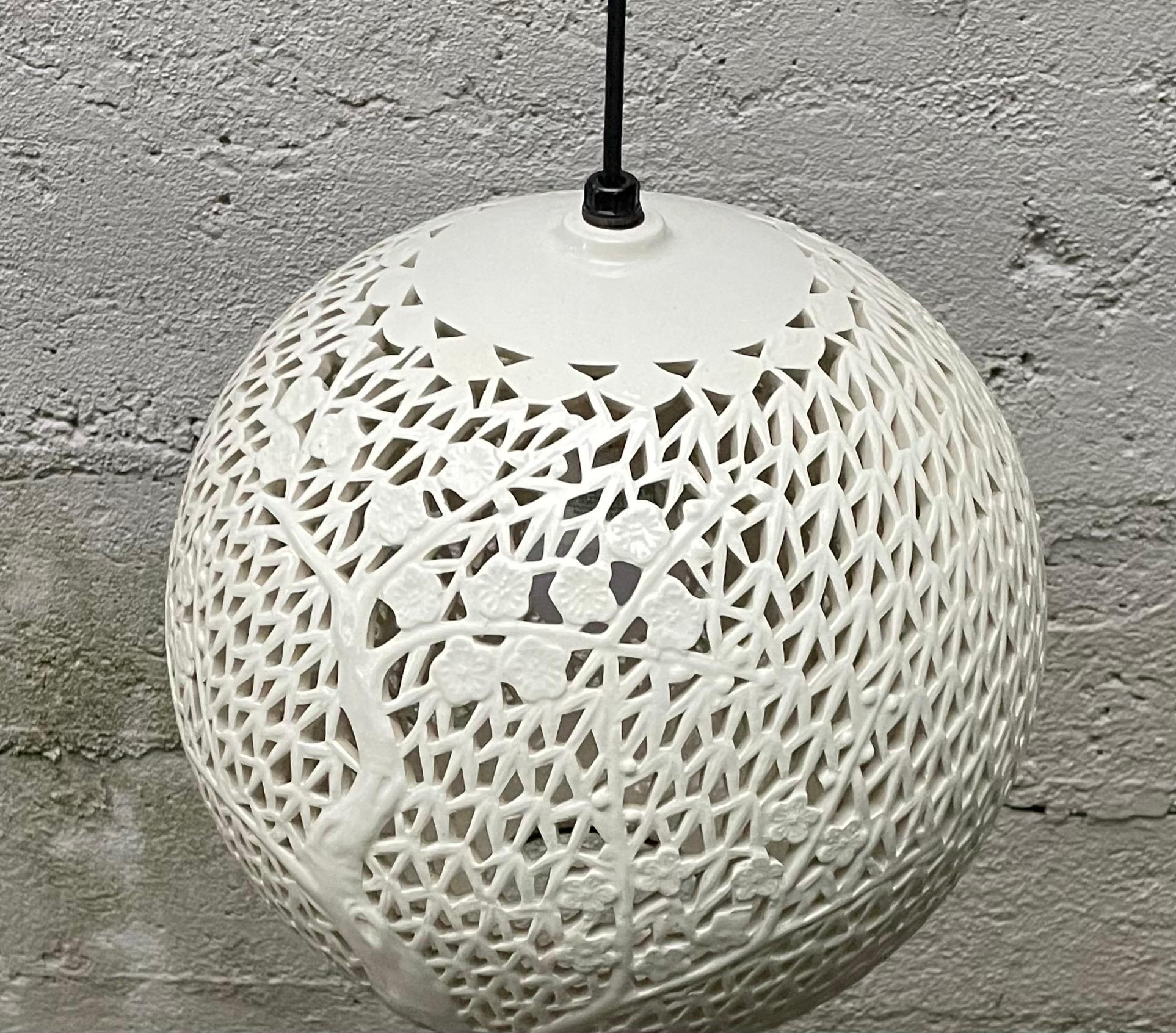 Amazing Mid-Century Modern round white porcelain pendant light by Rubens Lighting Co, Japan.