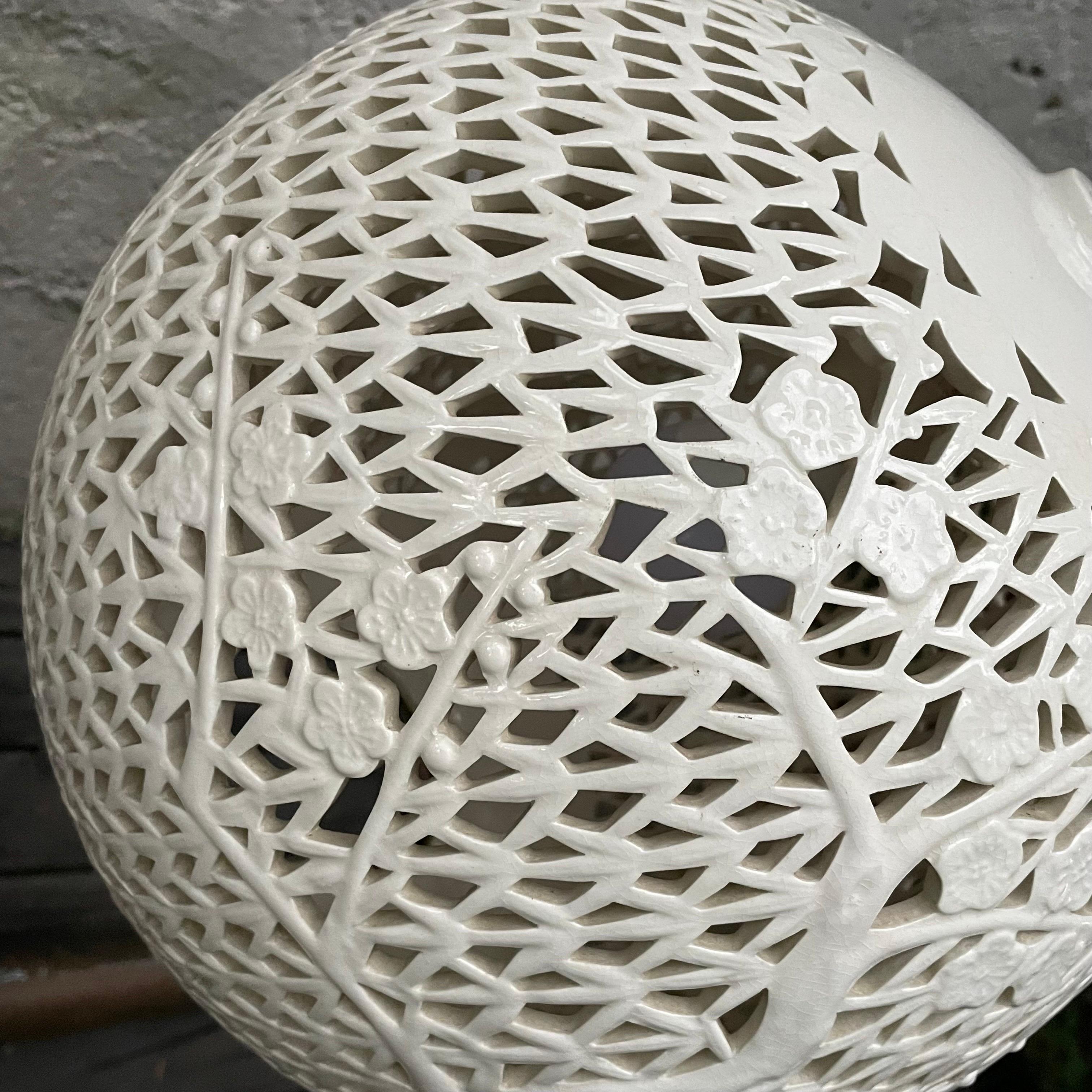 Japanese Mid-Century Modern Round White Porcelain Pendant Light by Rubens Lighting, Japan For Sale