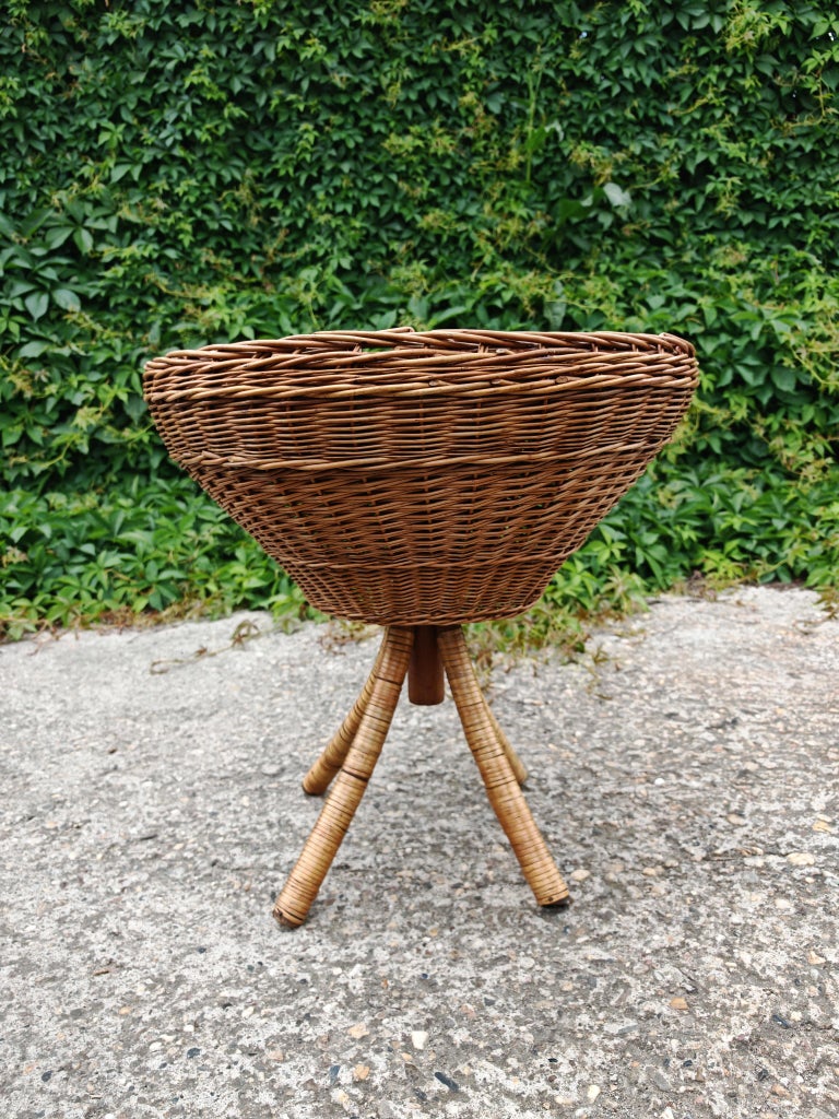 Mid Century Modern Runder Korbtisch, Italien 1960er Jahre im Angebot bei 1stDibs Deutschland