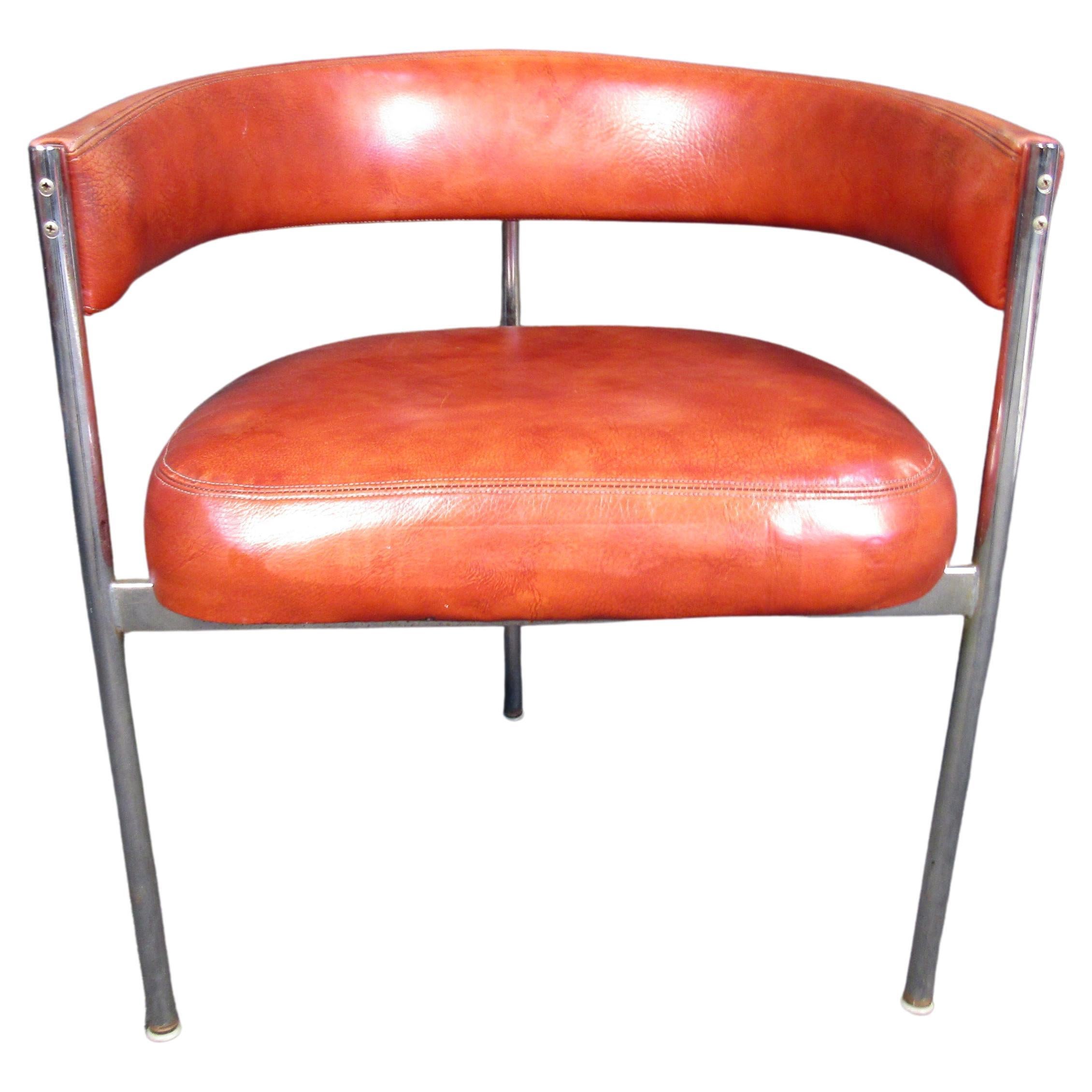 Mid-Century Modern Roundback Chair im Angebot