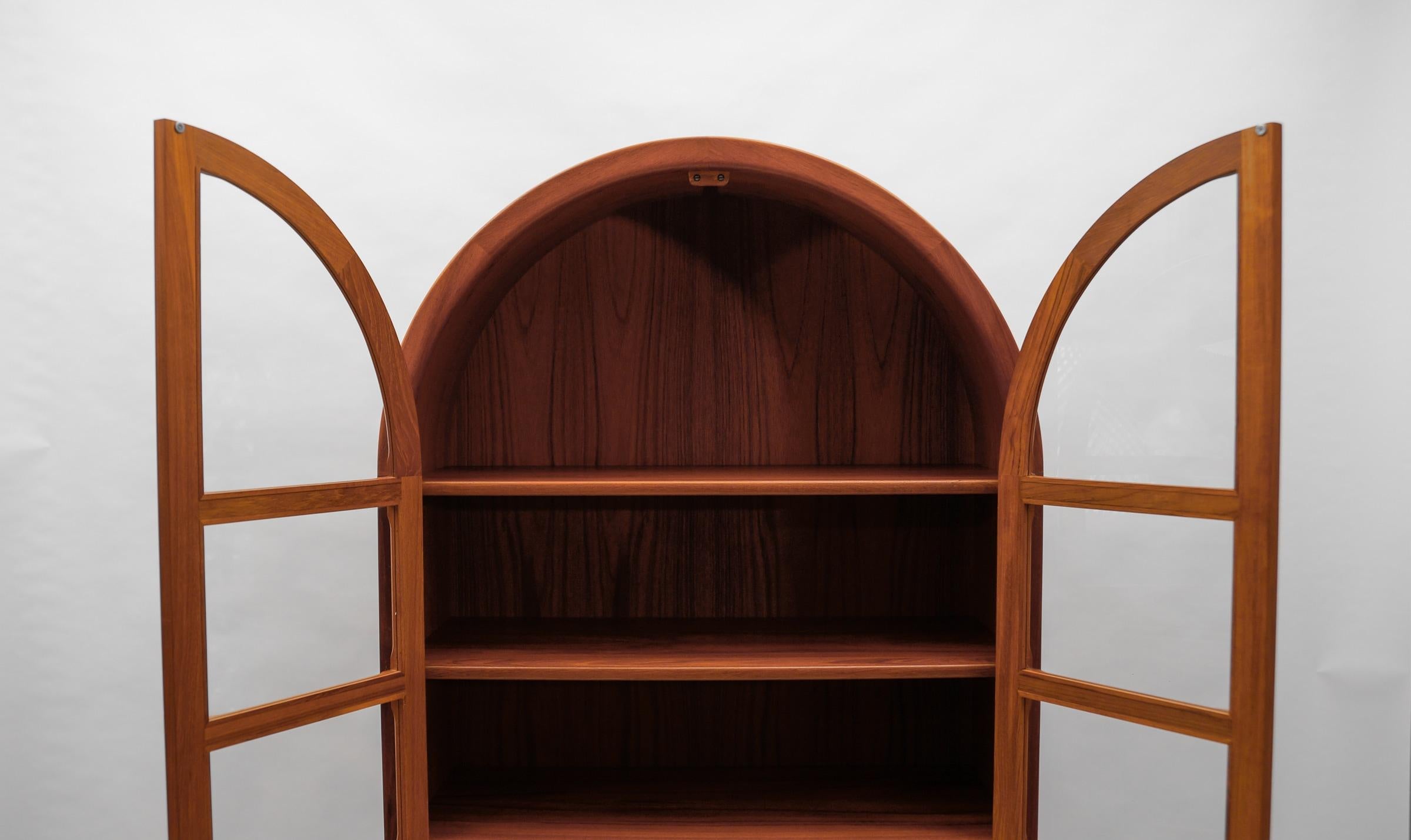 Scandinavian Modern Mid-Century Modern Rounded Scandinavian Teak Wood Glass Cabinet, 1960s For Sale