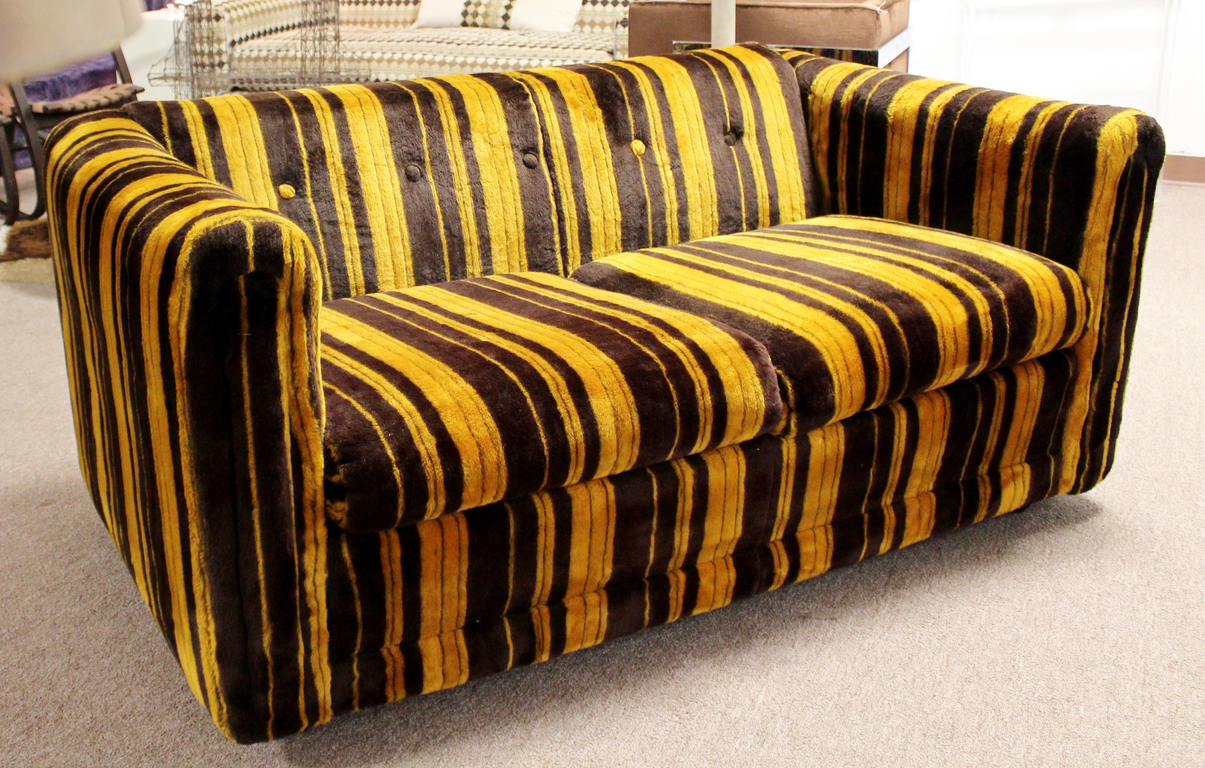 Mid-Century Modern Rowe Pair of Tufted Sofas Loveseats Baughman Era, 1970s 3