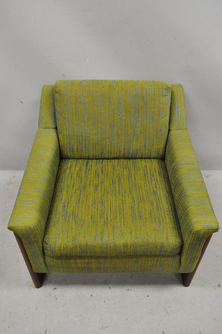 20th Century Mid-Century Modern Rowe Walnut Lounge Club Chair Original Green Blue Fabric For Sale