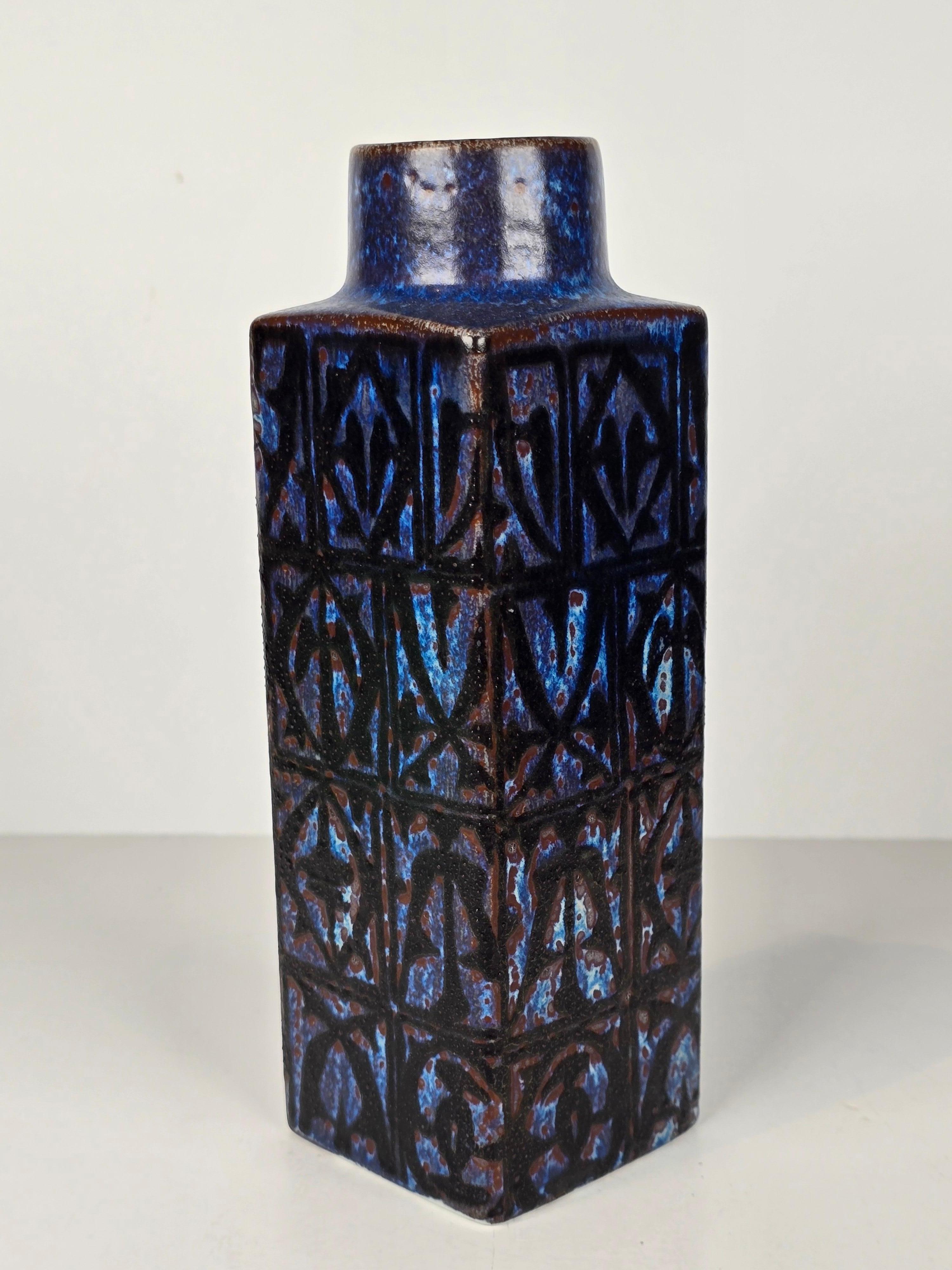 Mid Century Modern Royal Copenhagen Nils Thorsson Blau Baca Quadratische Vase im Zustand „Hervorragend“ im Angebot in Sarasota, FL