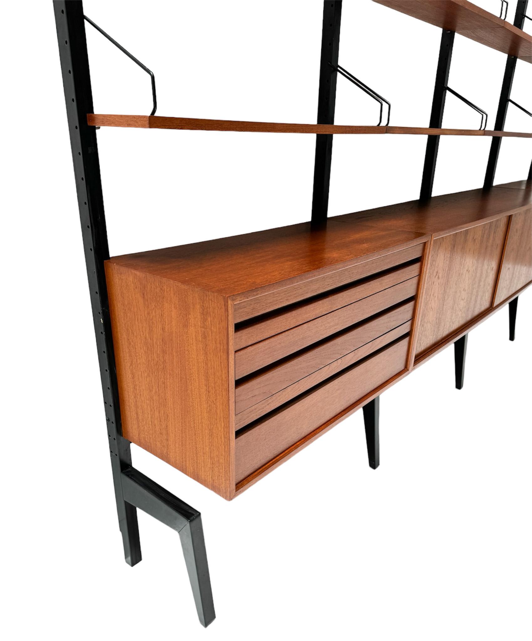  Mid-Century Modern Royal Free Standing Wall Unit by Poul Cadovius, 1960s For Sale 3