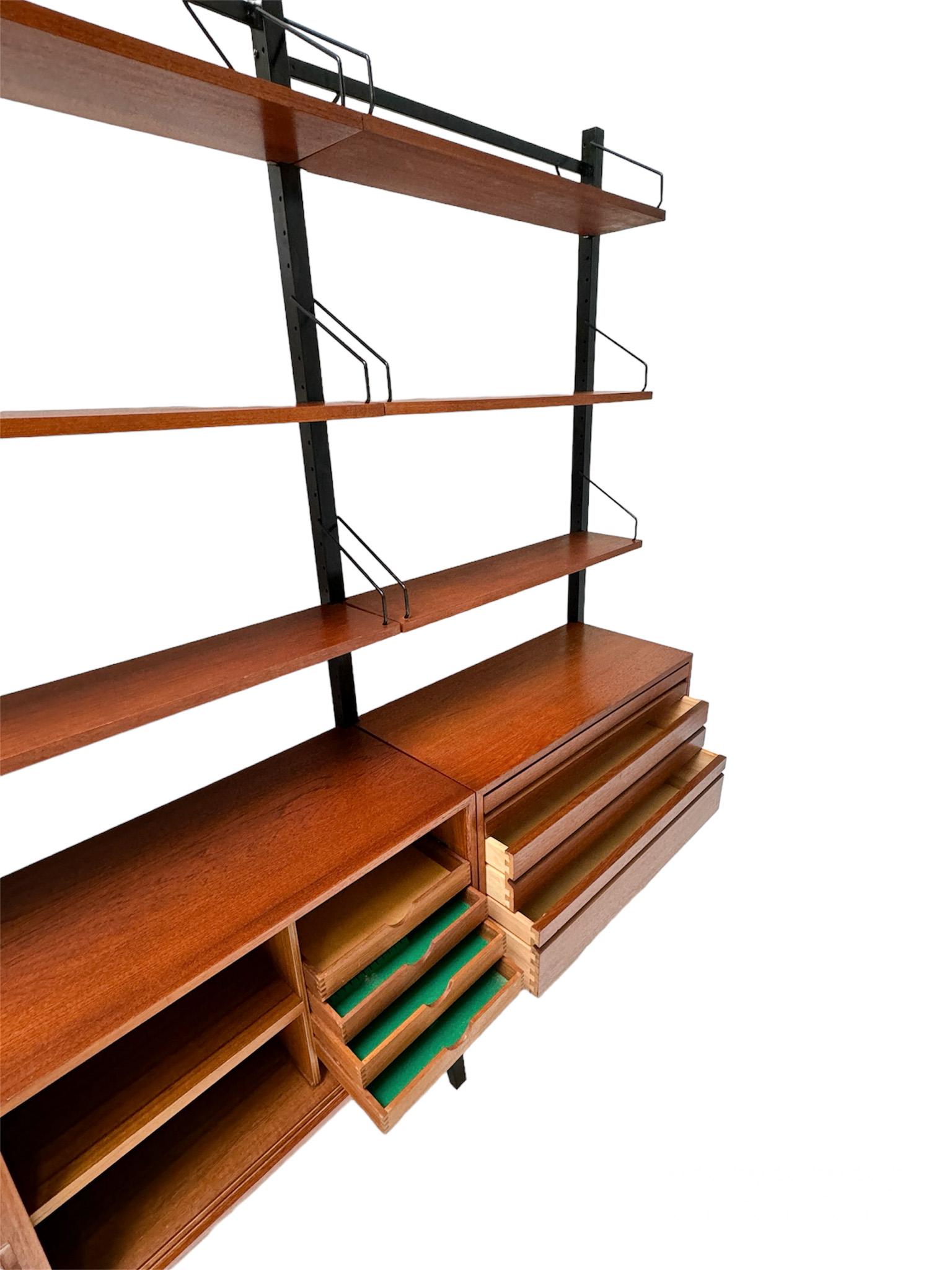  Mid-Century Modern Royal Free Standing Wall Unit by Poul Cadovius, 1960s For Sale 4