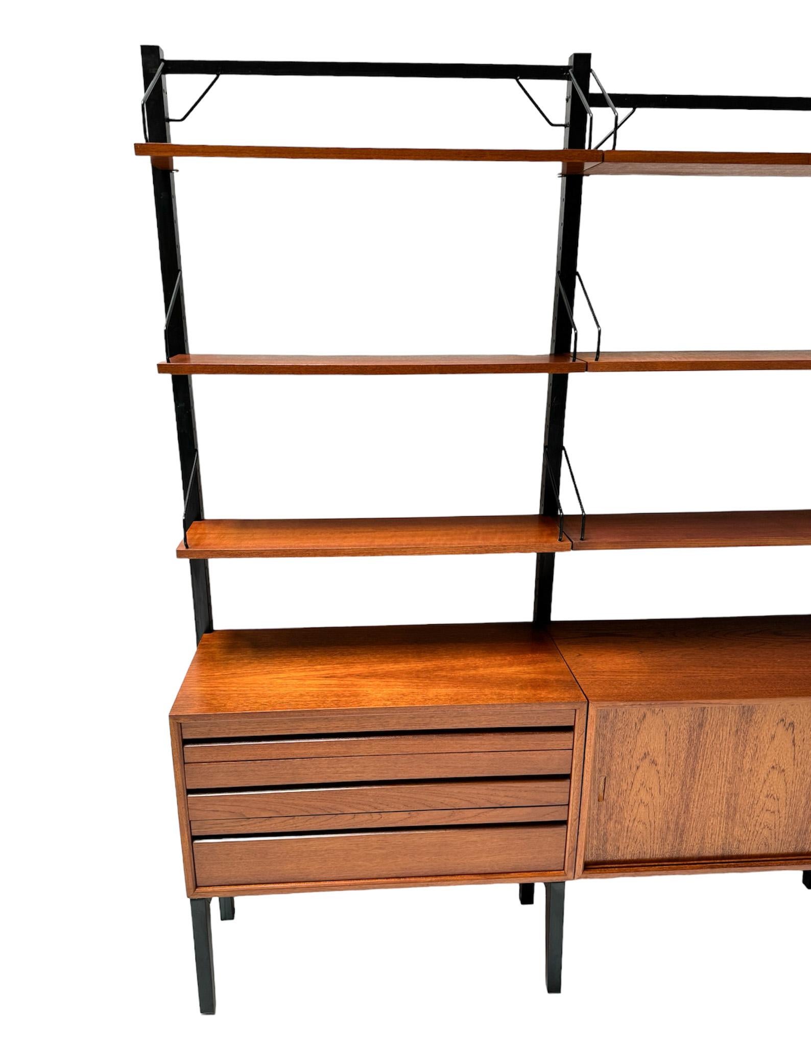  Mid-Century Modern Royal Free Standing Wall Unit by Poul Cadovius, 1960s For Sale 2